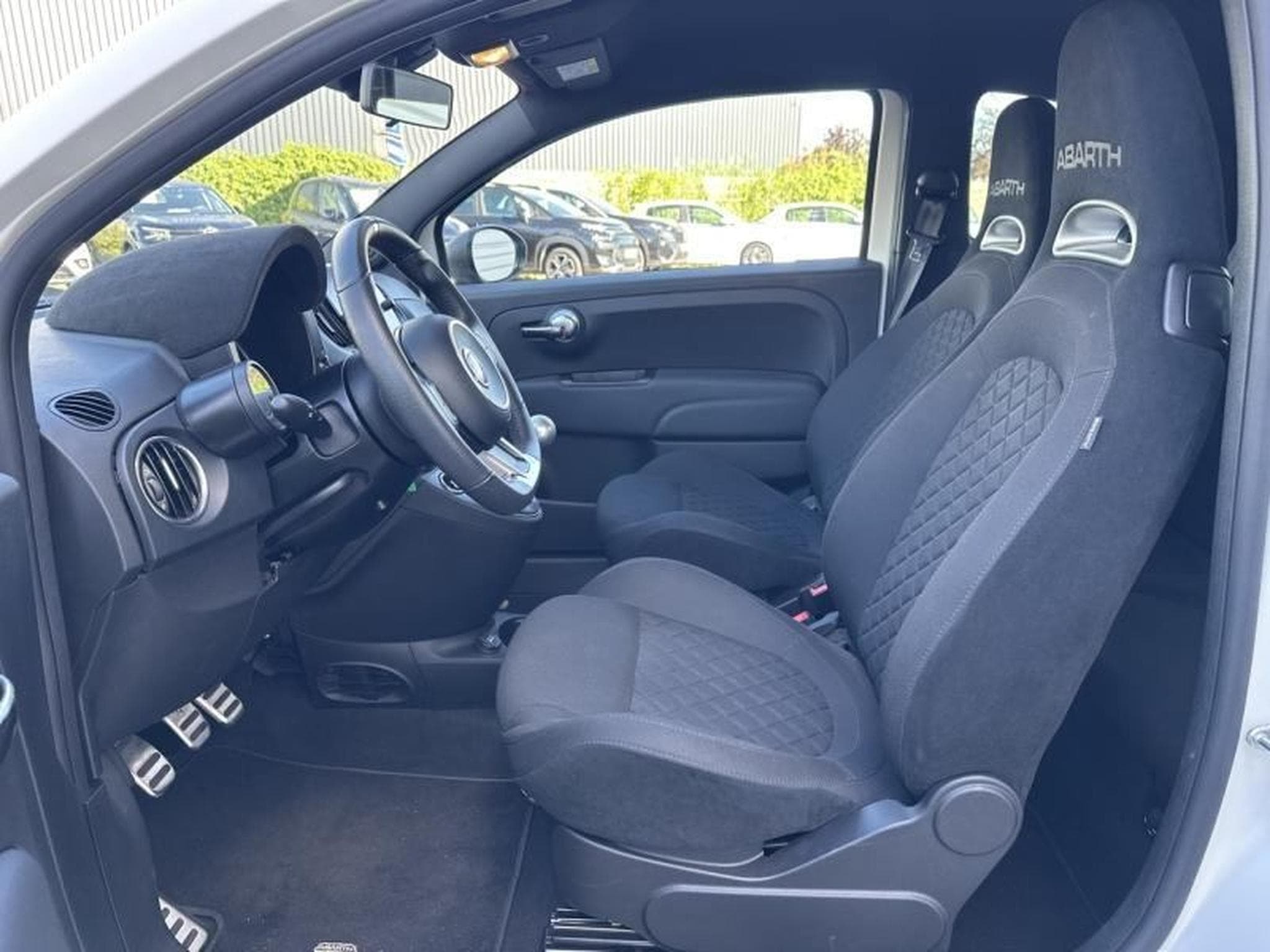 Abarth 500 1.4 turbo t-jet 165ch (2023) - Foto 11