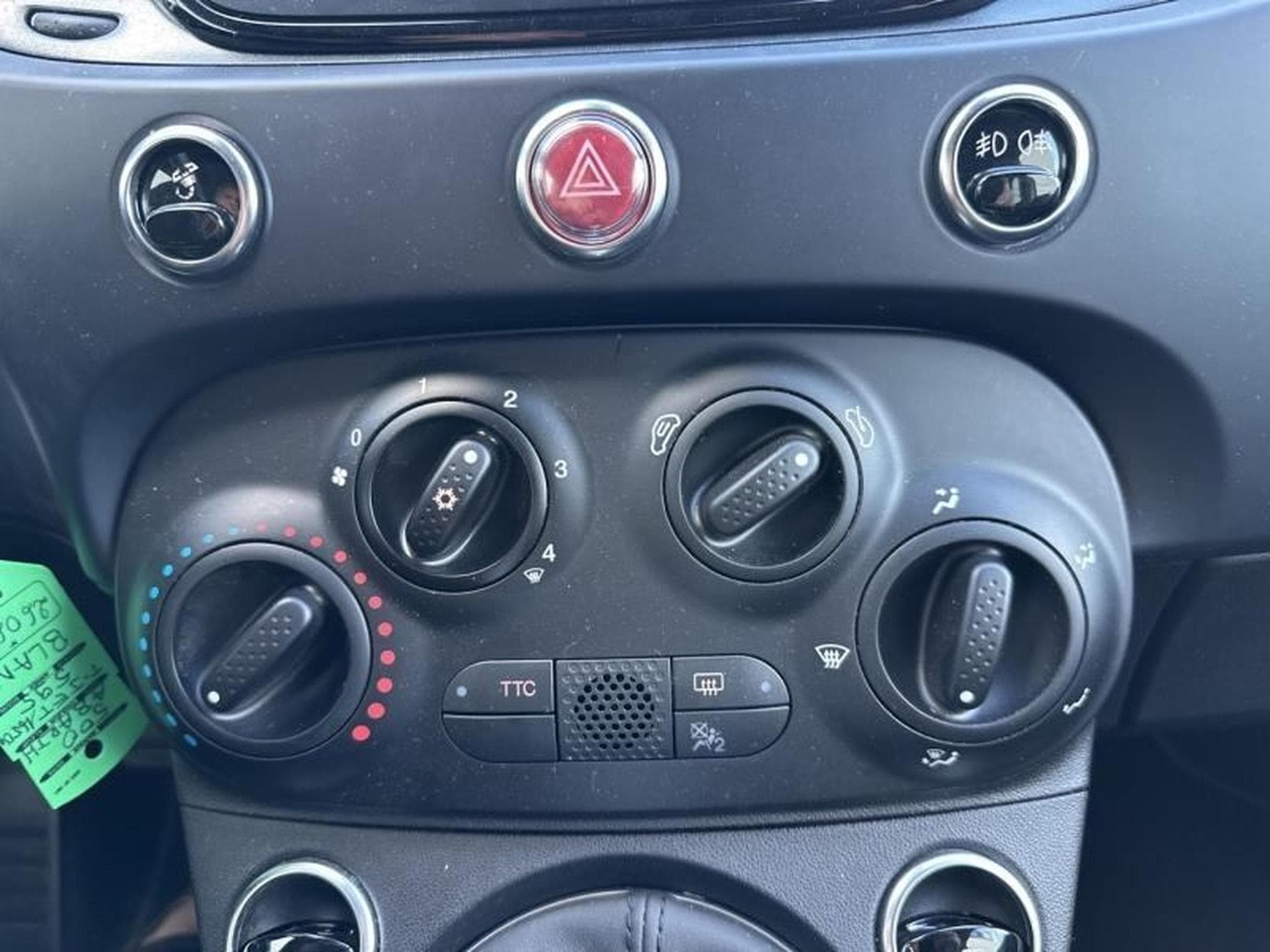 Abarth 500 1.4 turbo t-jet 165ch (2023) - Foto 18