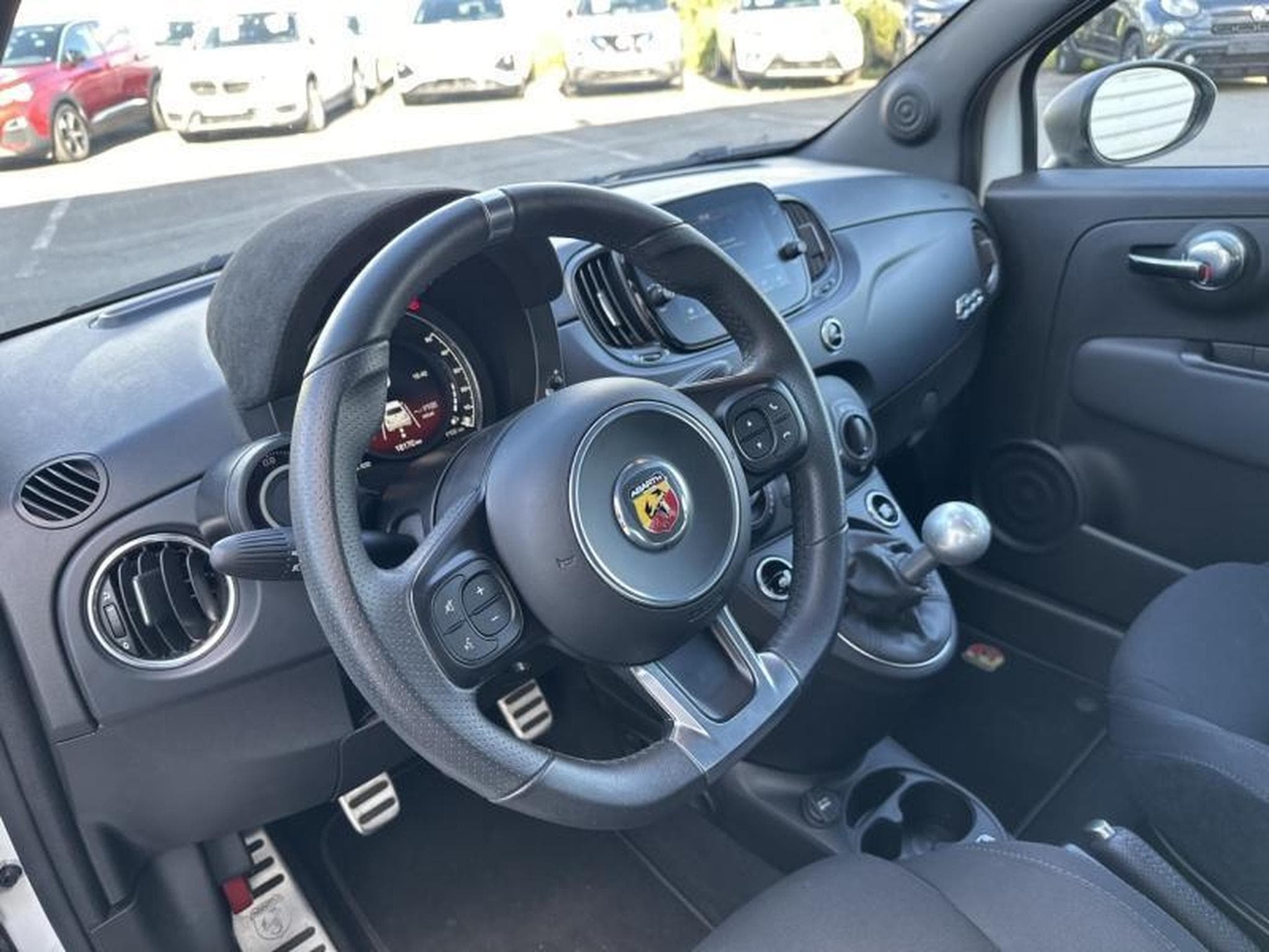 Abarth 500 1.4 turbo t-jet 165ch (2023) - Foto 12