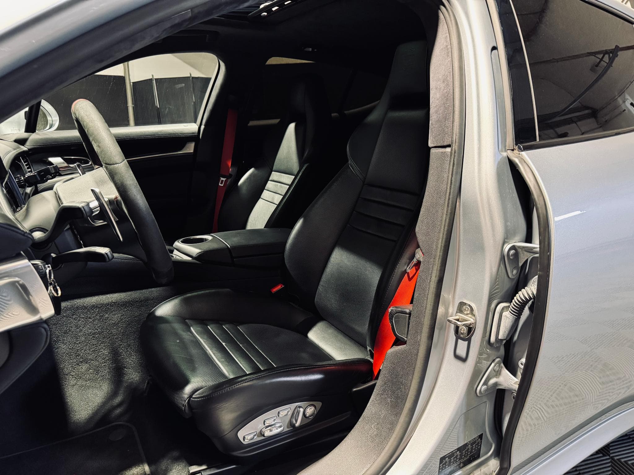 Porsche Panamera Turbo V8 4.8 520 PDK (2014) - Photo 9