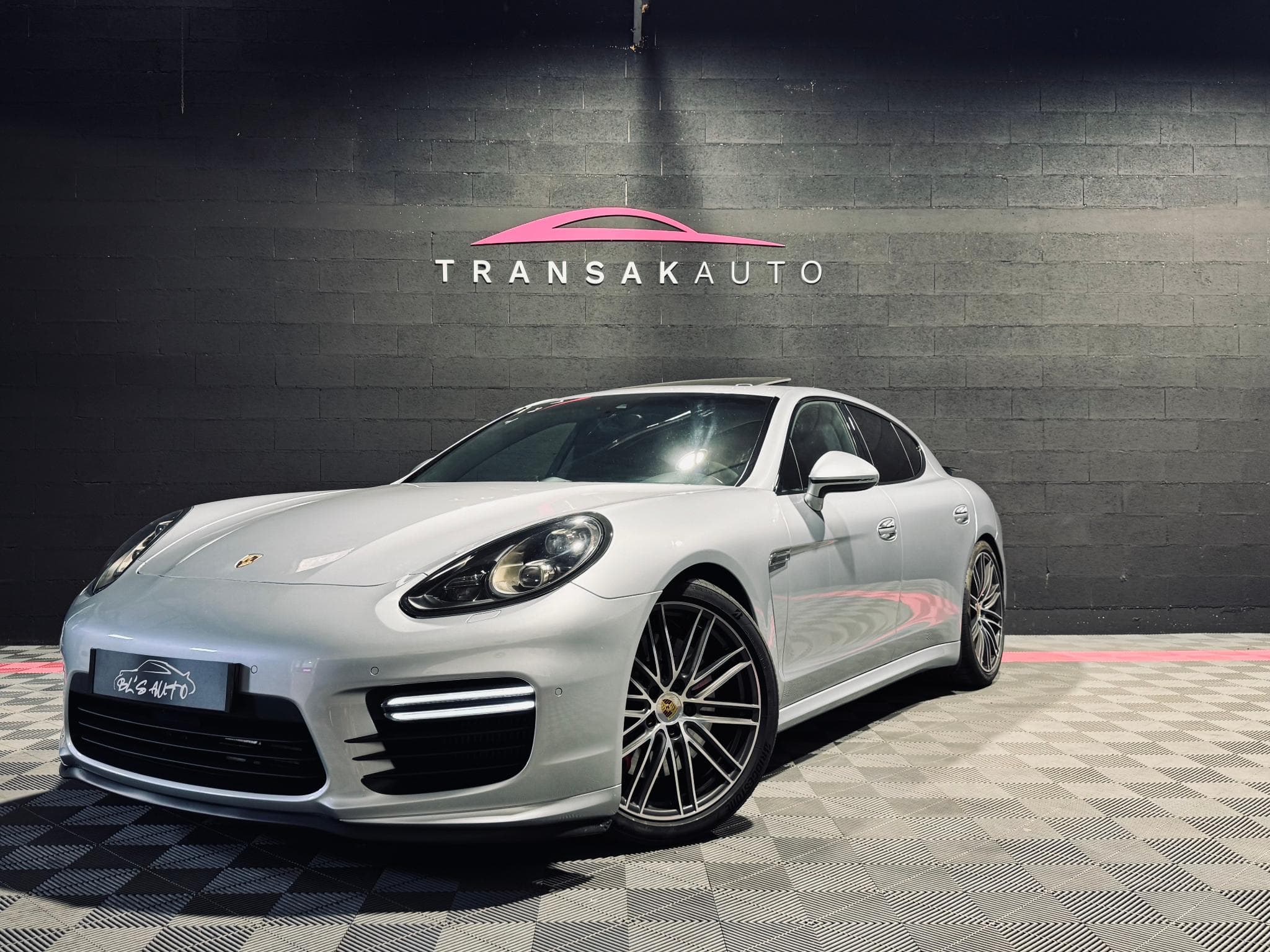 Porsche Panamera Turbo V8 4.8 520 PDK (2014) - Photo 1