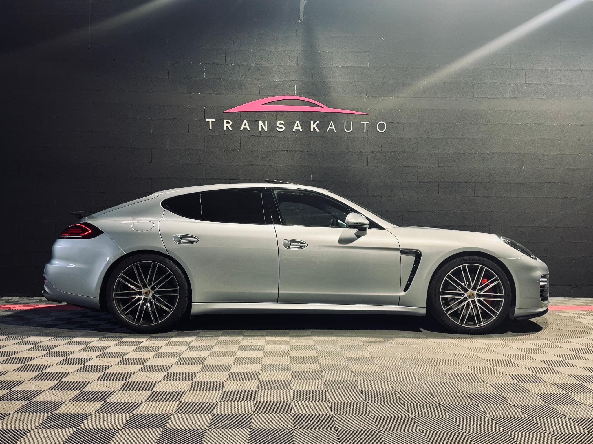 Porsche Panamera Turbo V8 4.8 520 PDK (2014) - Photo 5