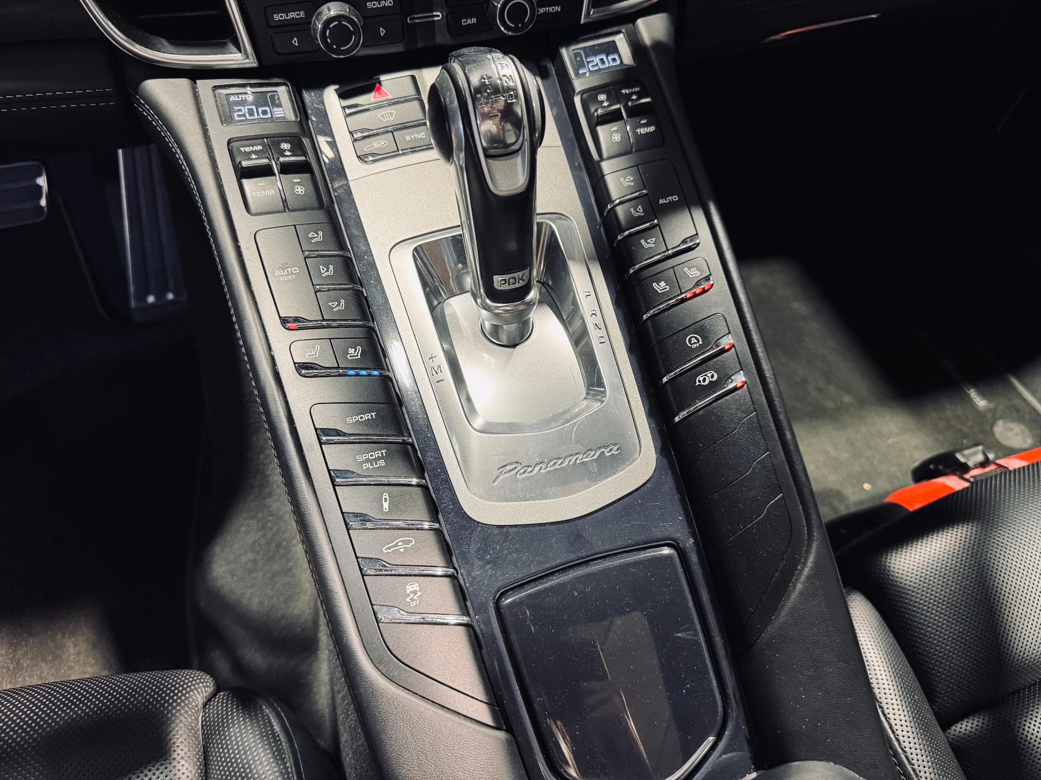 Porsche Panamera Turbo V8 4.8 520 PDK (2014) - Photo 13