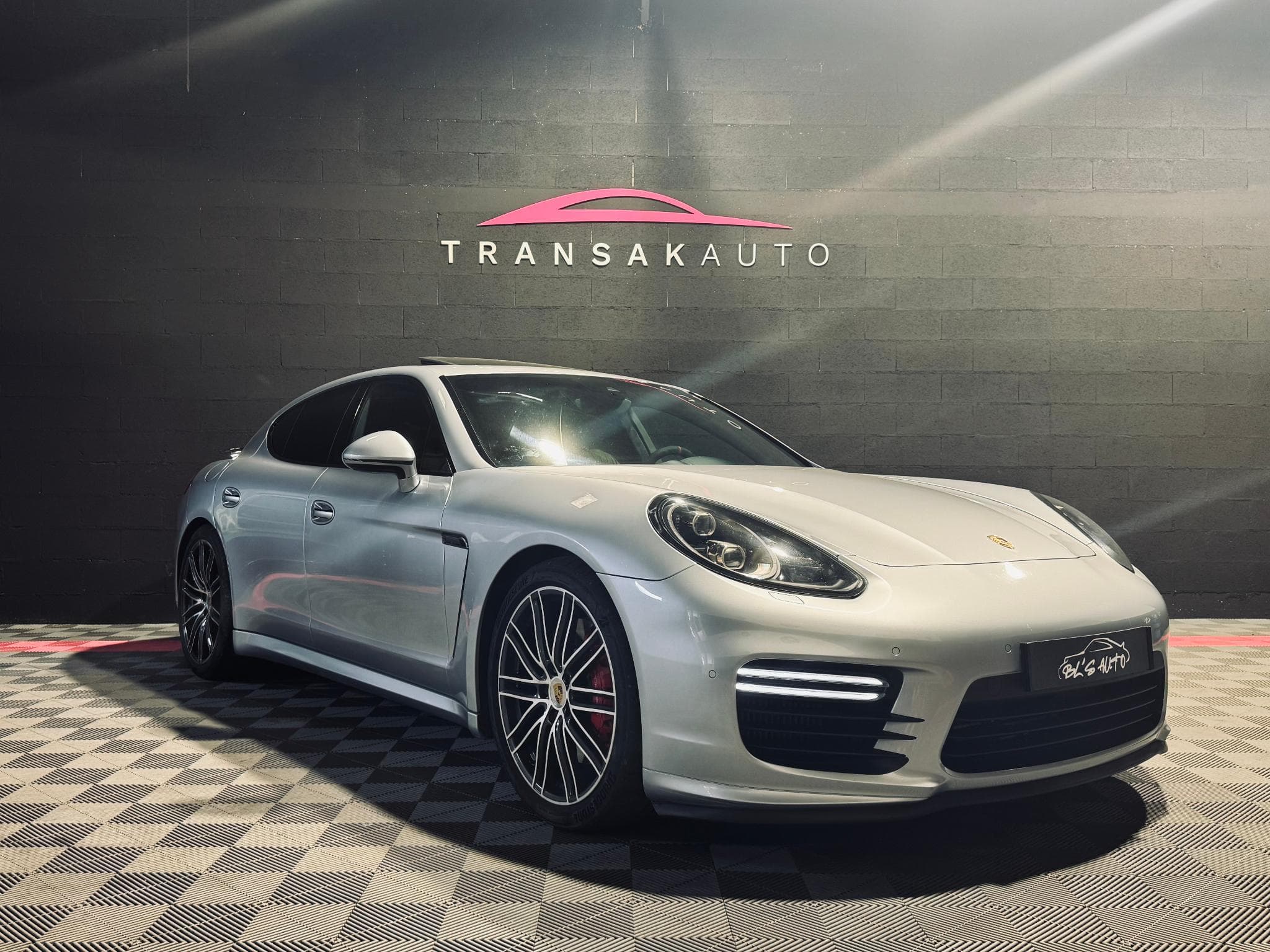 Porsche Panamera Turbo V8 4.8 520 PDK (2014) - Photo 4