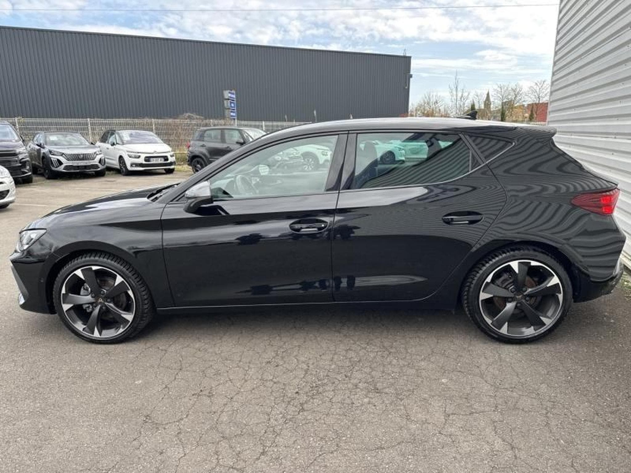 Cupra Leon 2.0 TDI 150ch DSG7 (2025) - Foto 6