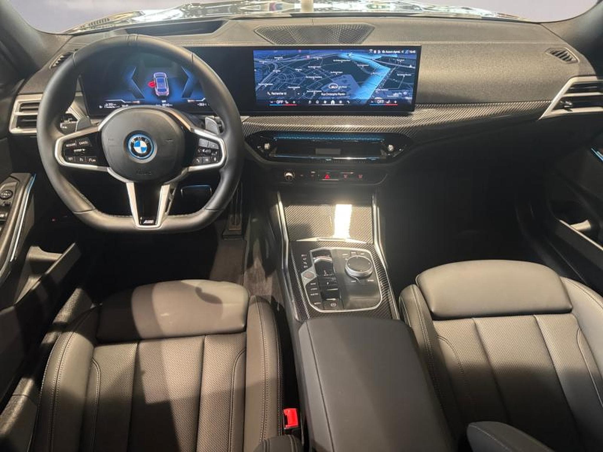 BMW 330 330e Touring M Sport (2025) - Photo 8