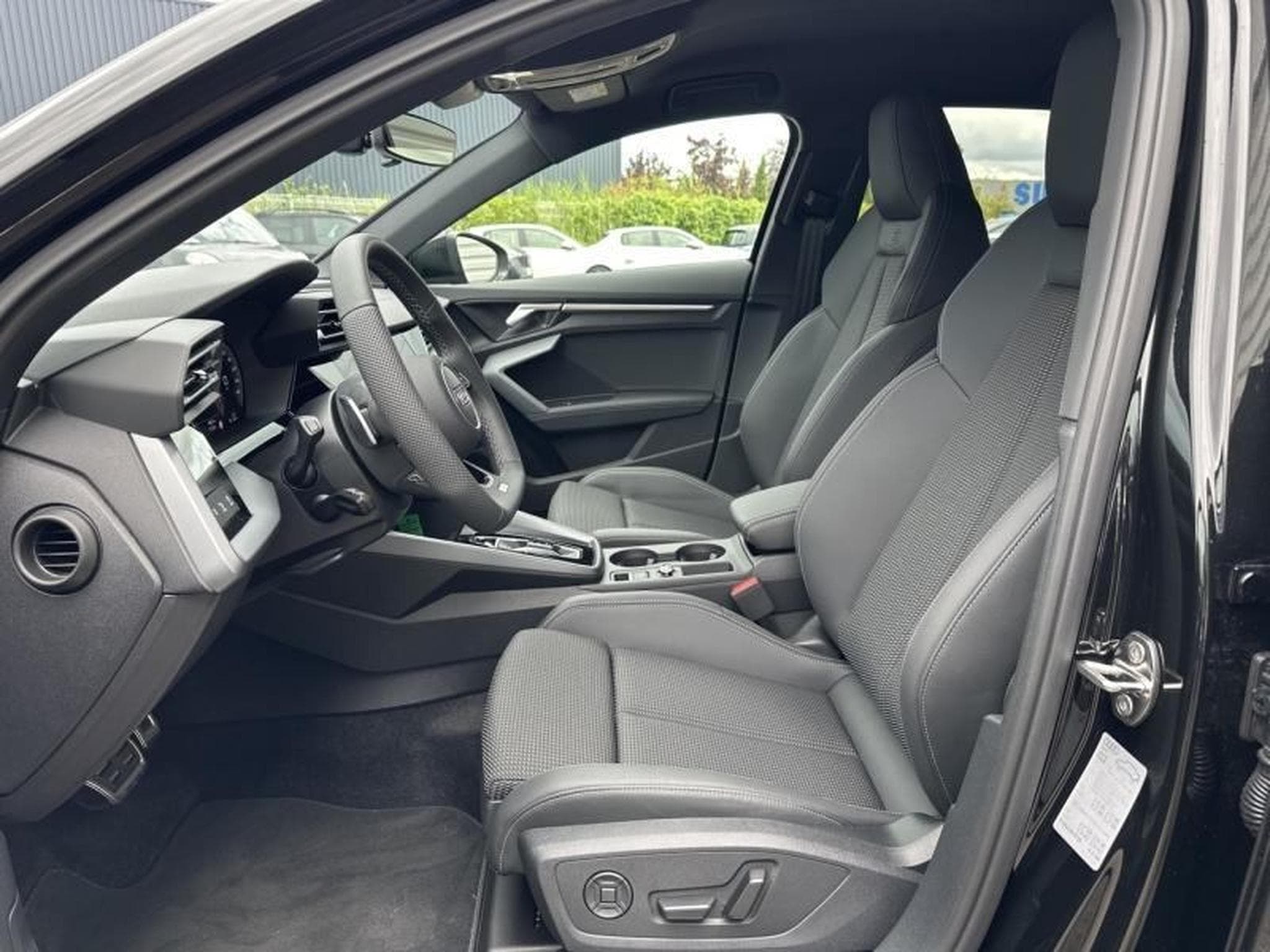 Audi A3 Sportback 1.5 TFSI 150ch S line (2026) - Foto 8