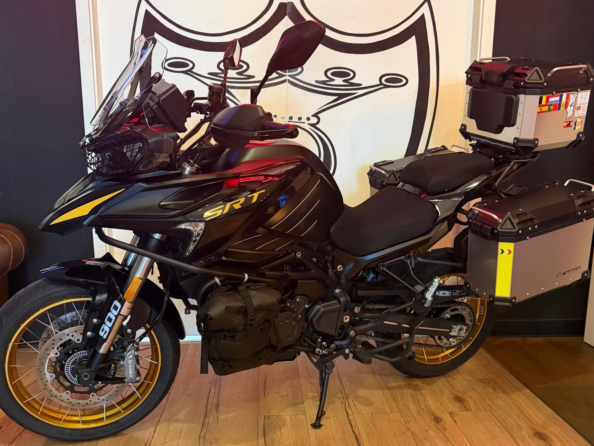 QJmotor SRT 900 SX TOURING (2025) - Photo 2
