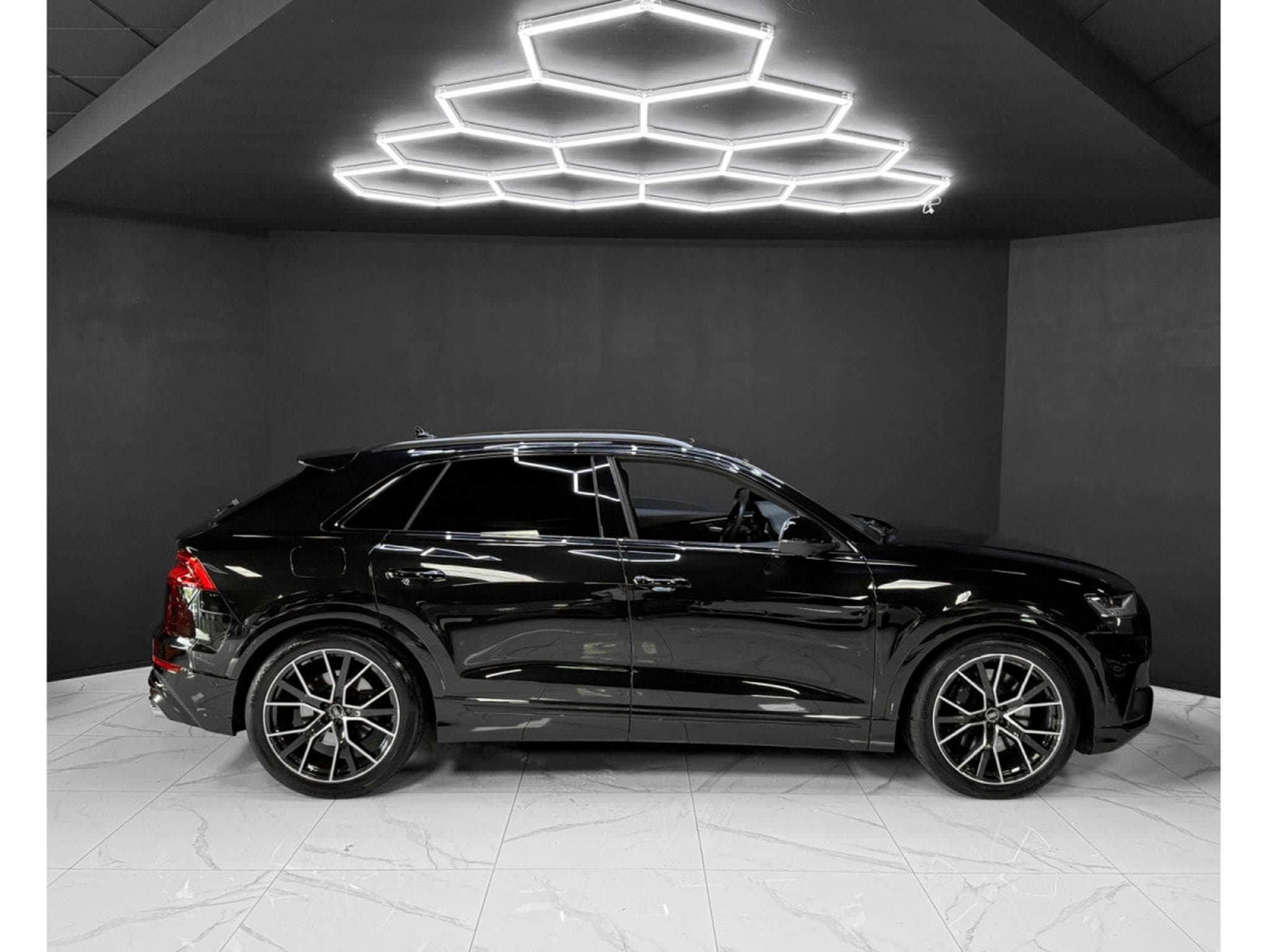 Audi SQ8 4.0 TFSI / MATRIX / B&O / PANO / HEAD-UP / 360° (2023) - Foto 6