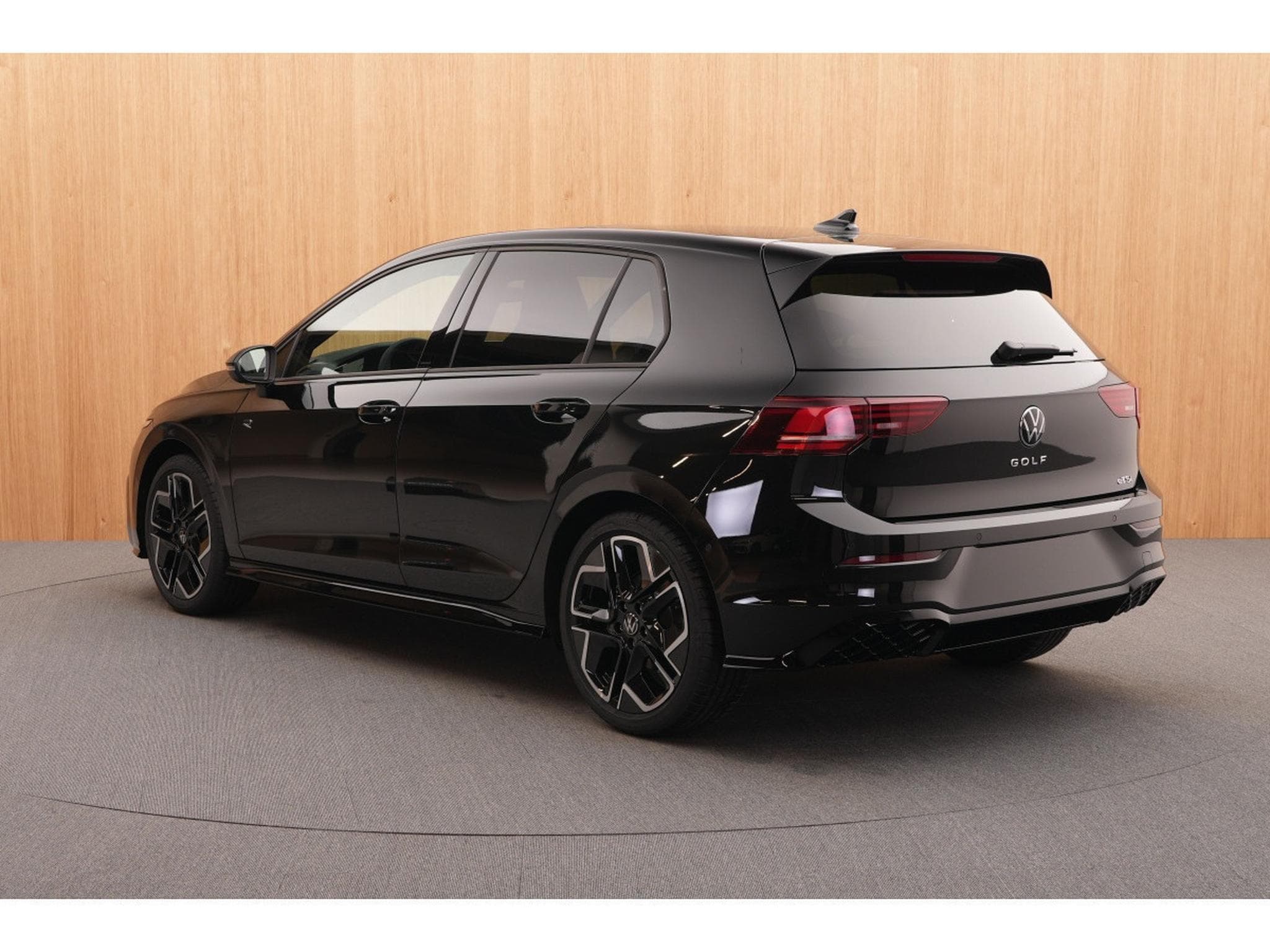 VW Golf R-Line 1.5 eTSI 110KW-150CV - DSG7 - (2026) - Photo 3