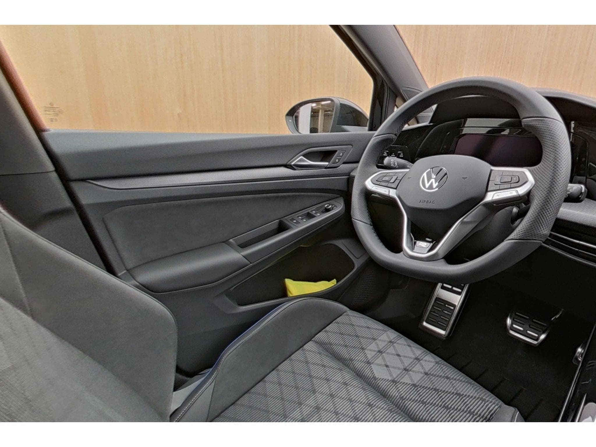 VW Golf R-Line 1.5 eTSI 110KW-150CV - DSG7 - (2026) - Photo 8