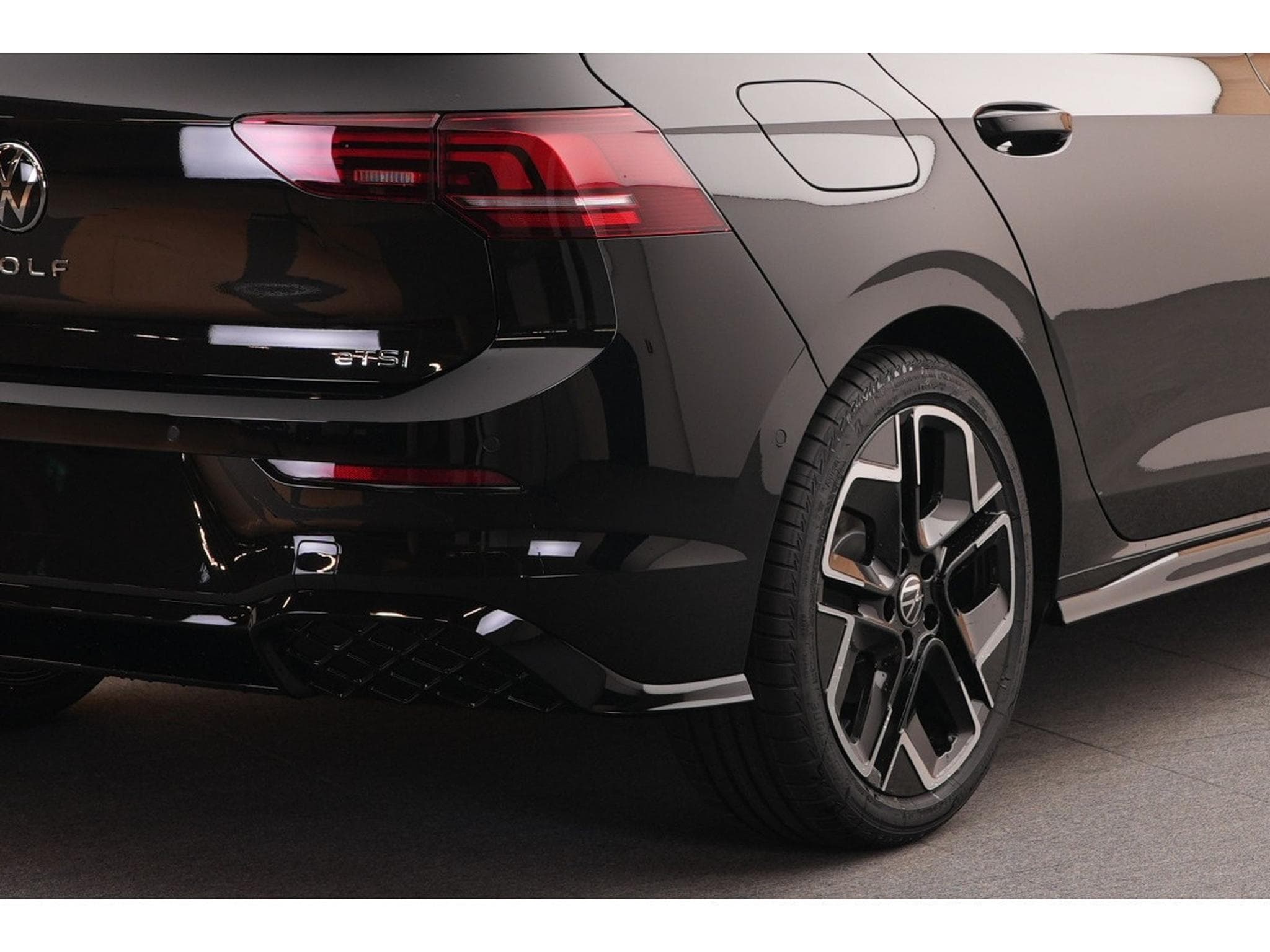 VW Golf R-Line 1.5 eTSI 110KW-150CV - DSG7 - (2026) - Photo 11