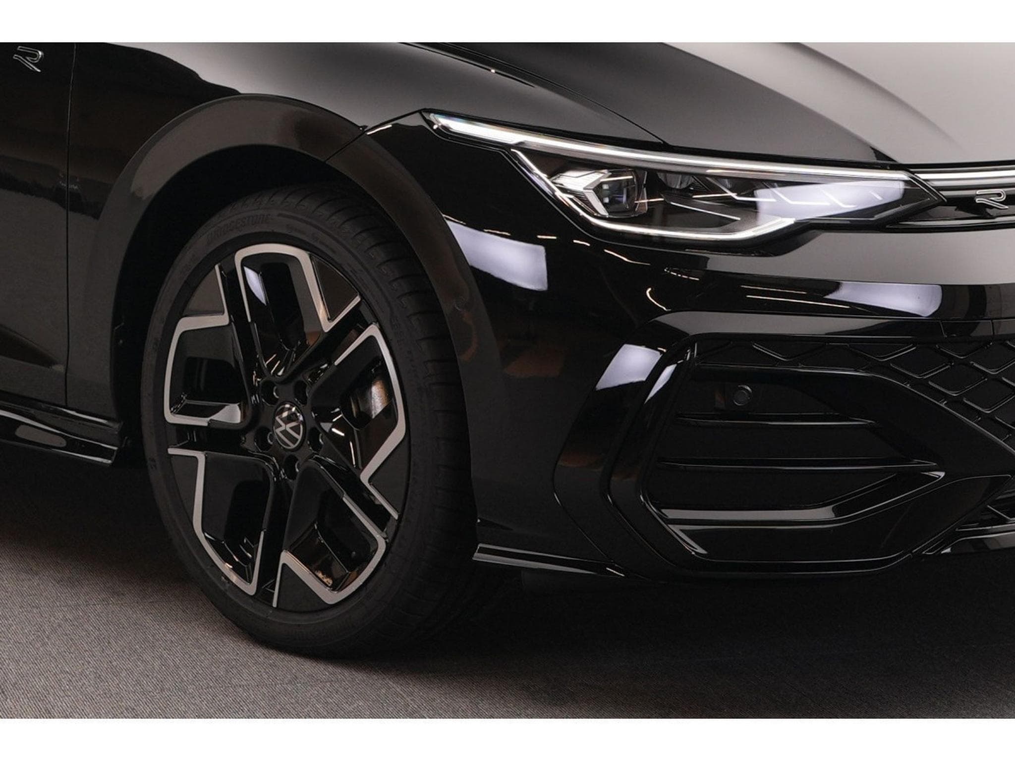 VW Golf R-Line 1.5 eTSI 110KW-150CV - DSG7 - (2026) - Photo 10