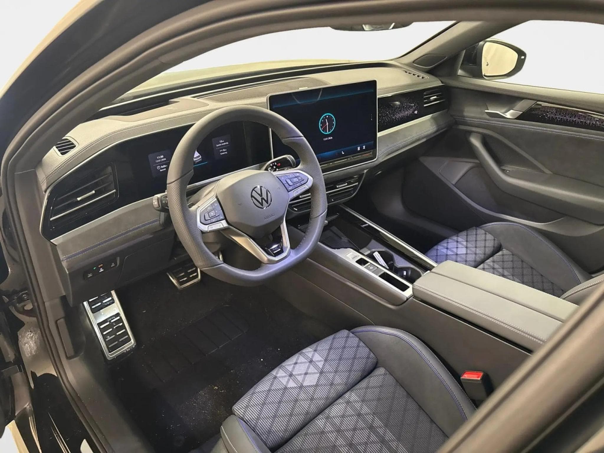 VW Passat R-Line 2.0 TDI SCR 4Motion 142kW-193CV DSG7- Attelage - Camé (2026) - Photo 9