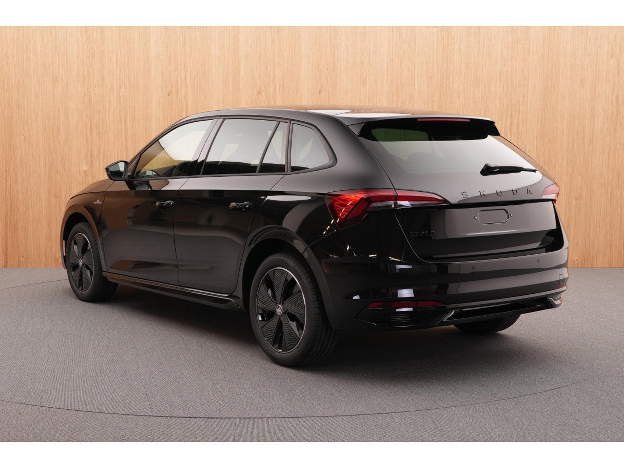 Skoda Scala Monte Carlo 1.5 TSI DSG 110 kW-150 CV - DSG7 (2026) - Photo 8