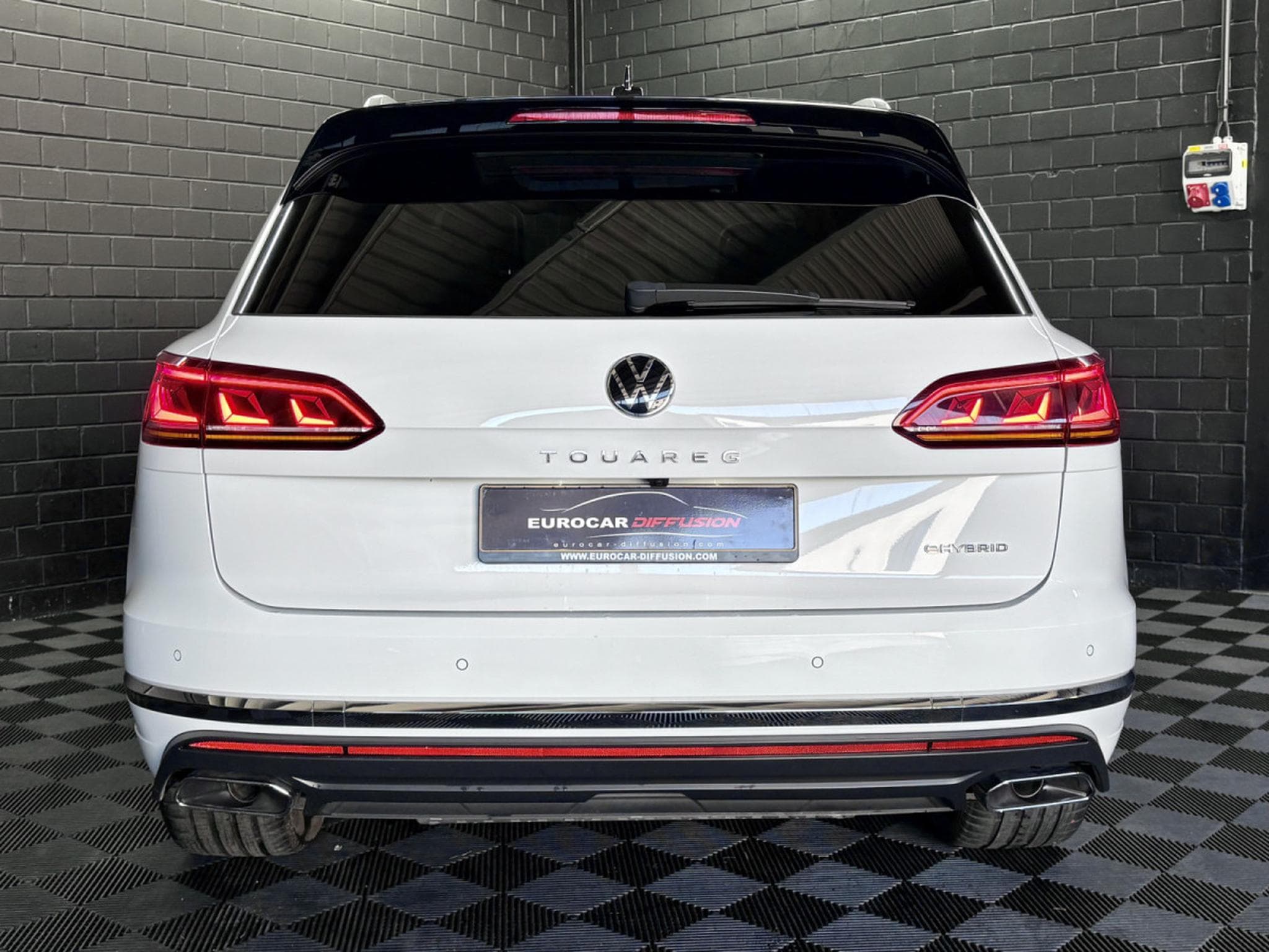 VW Touareg 3.0 TSi V6 eHybrid 4MOTION Elegance  381 CV (2022) - Foto 3