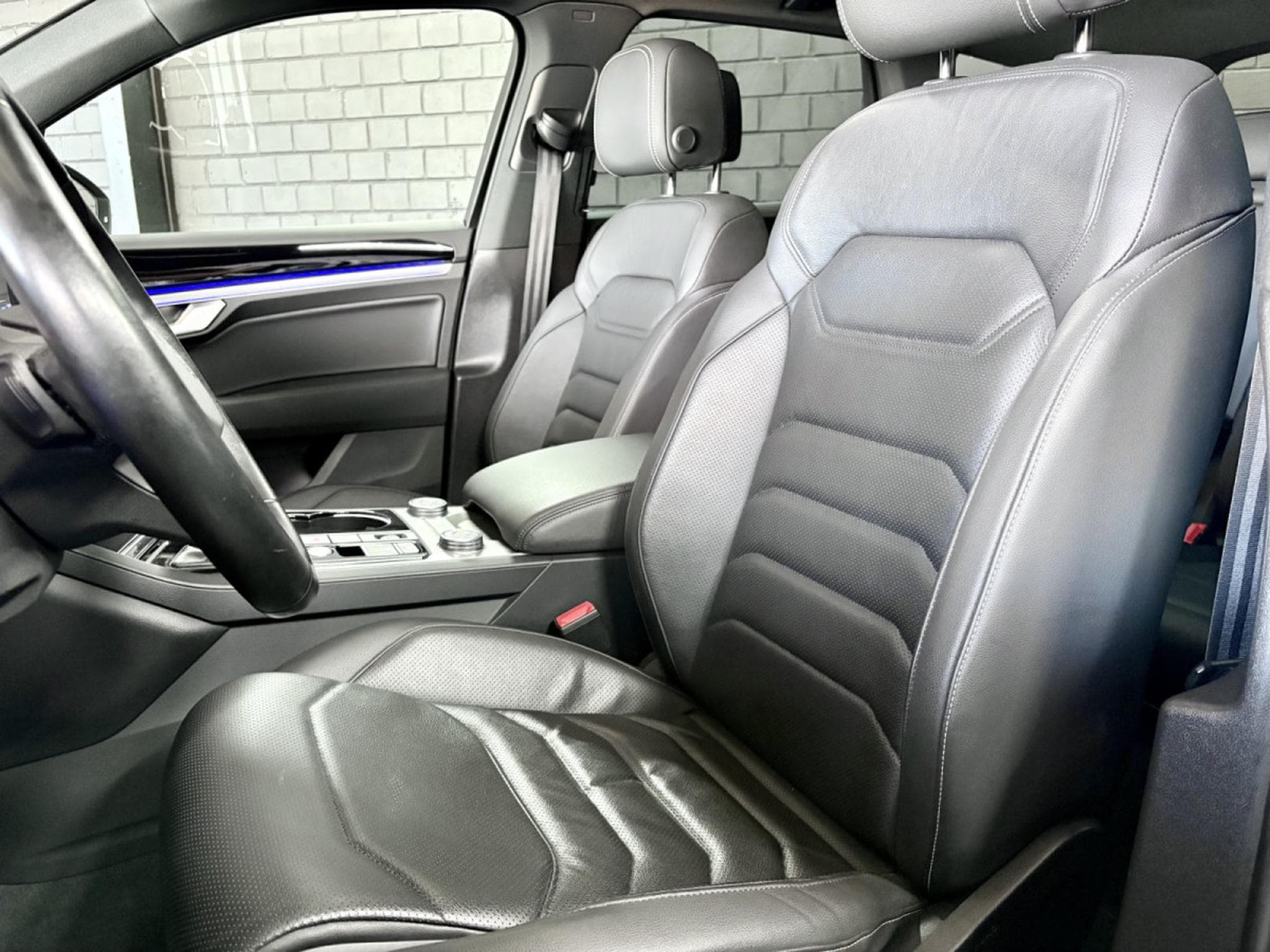 VW Touareg 3.0 TSi V6 eHybrid 4MOTION Elegance  381 CV (2022) - Foto 5