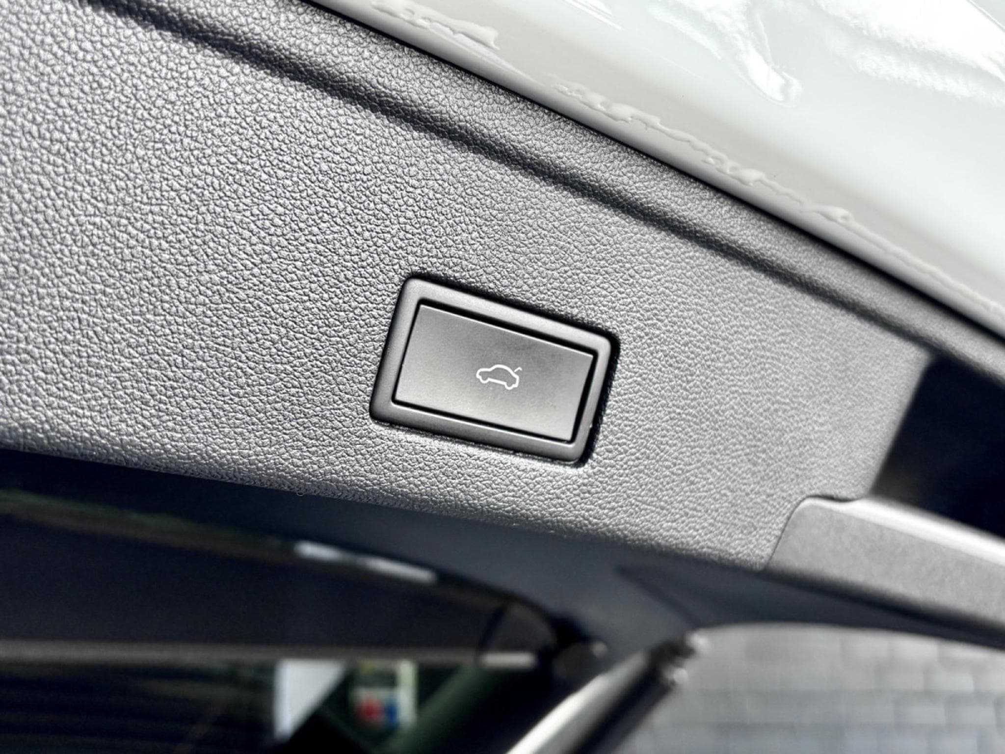 VW Touareg 3.0 TSi V6 eHybrid 4MOTION Elegance  381 CV (2022) - Foto 18