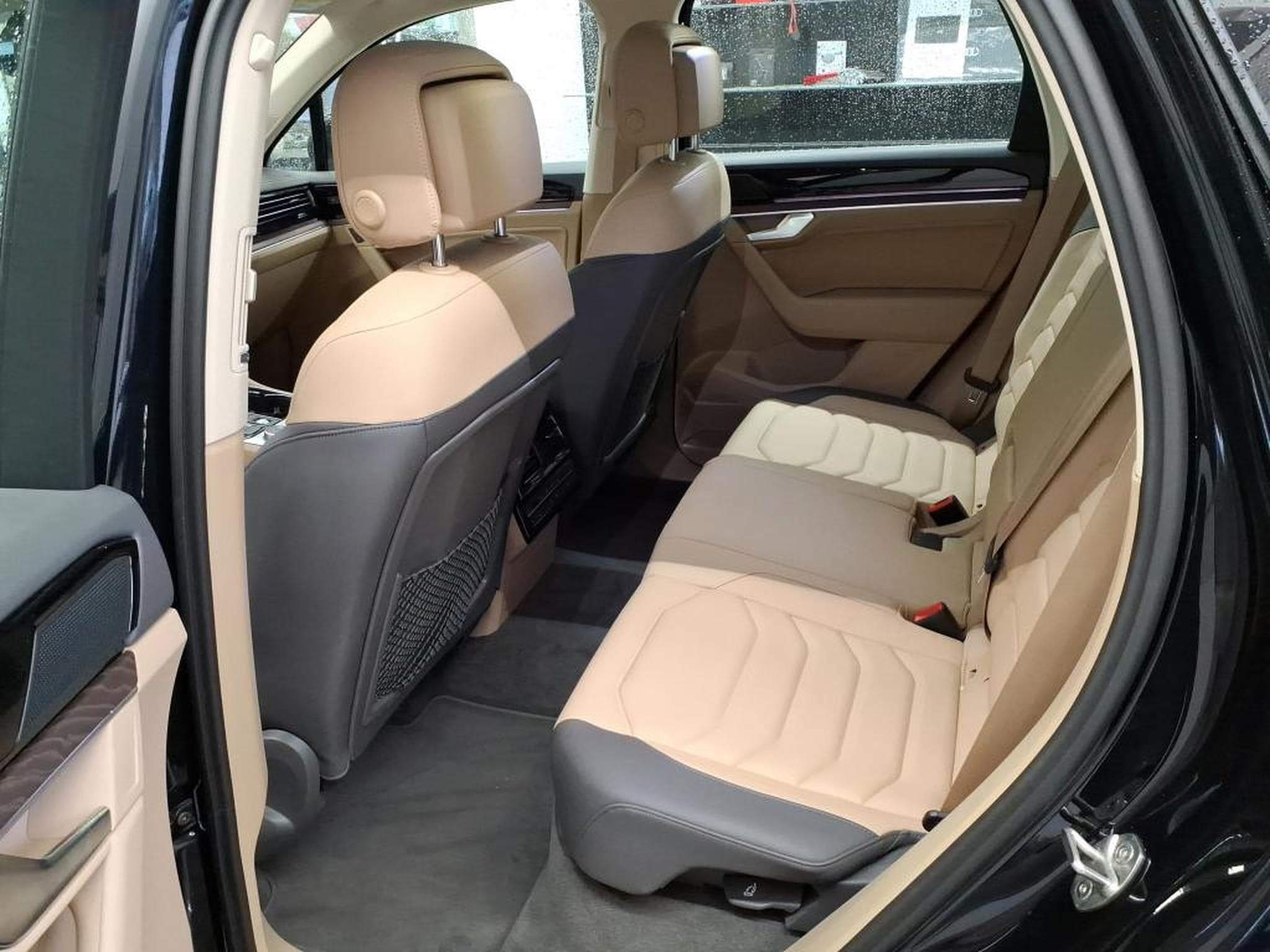 VW Touareg 3.0 TSi V6 PHEV 4MOTION 381 CV (2022) - Foto 8