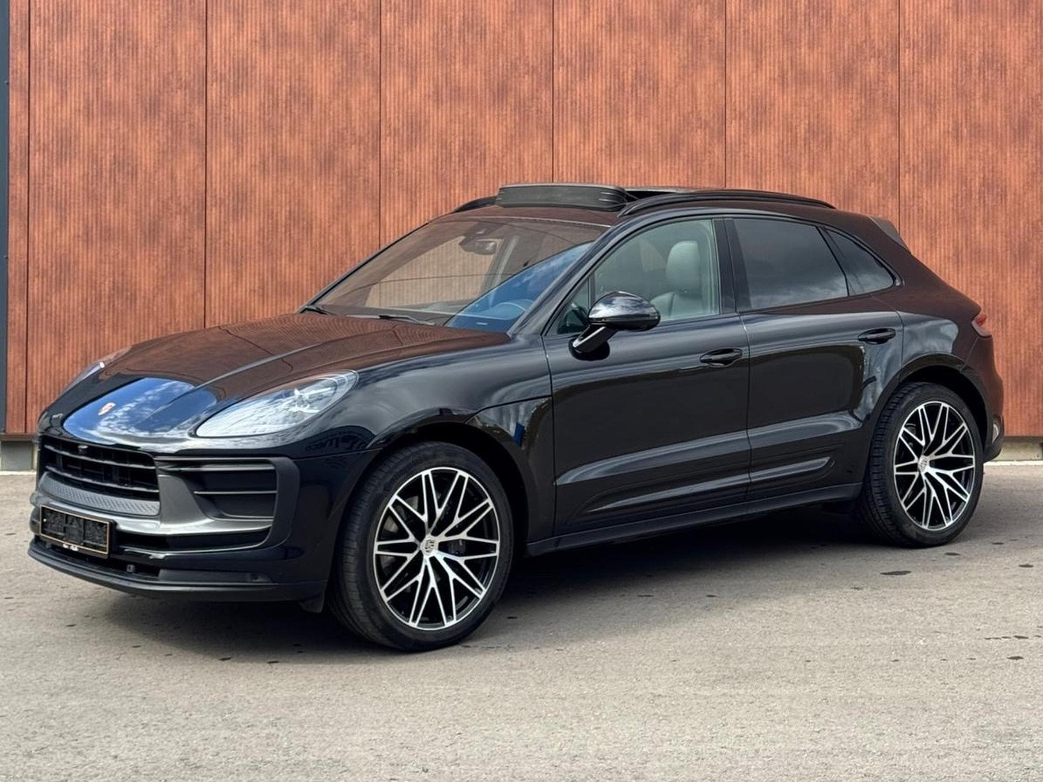 Porsche Macan T (2022) - Photo 1