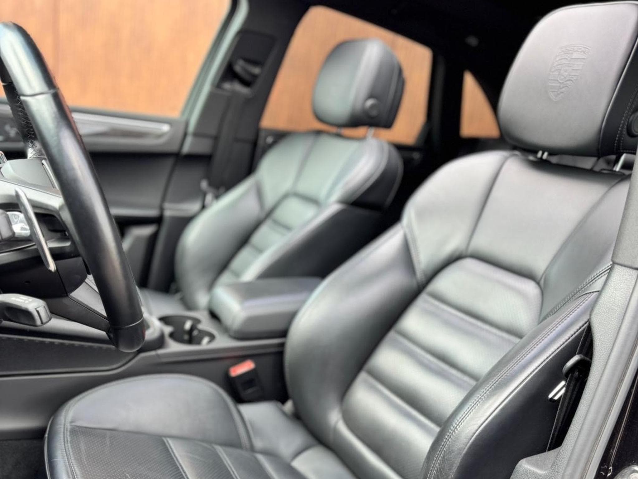 Porsche Macan T (2022) - Photo 3