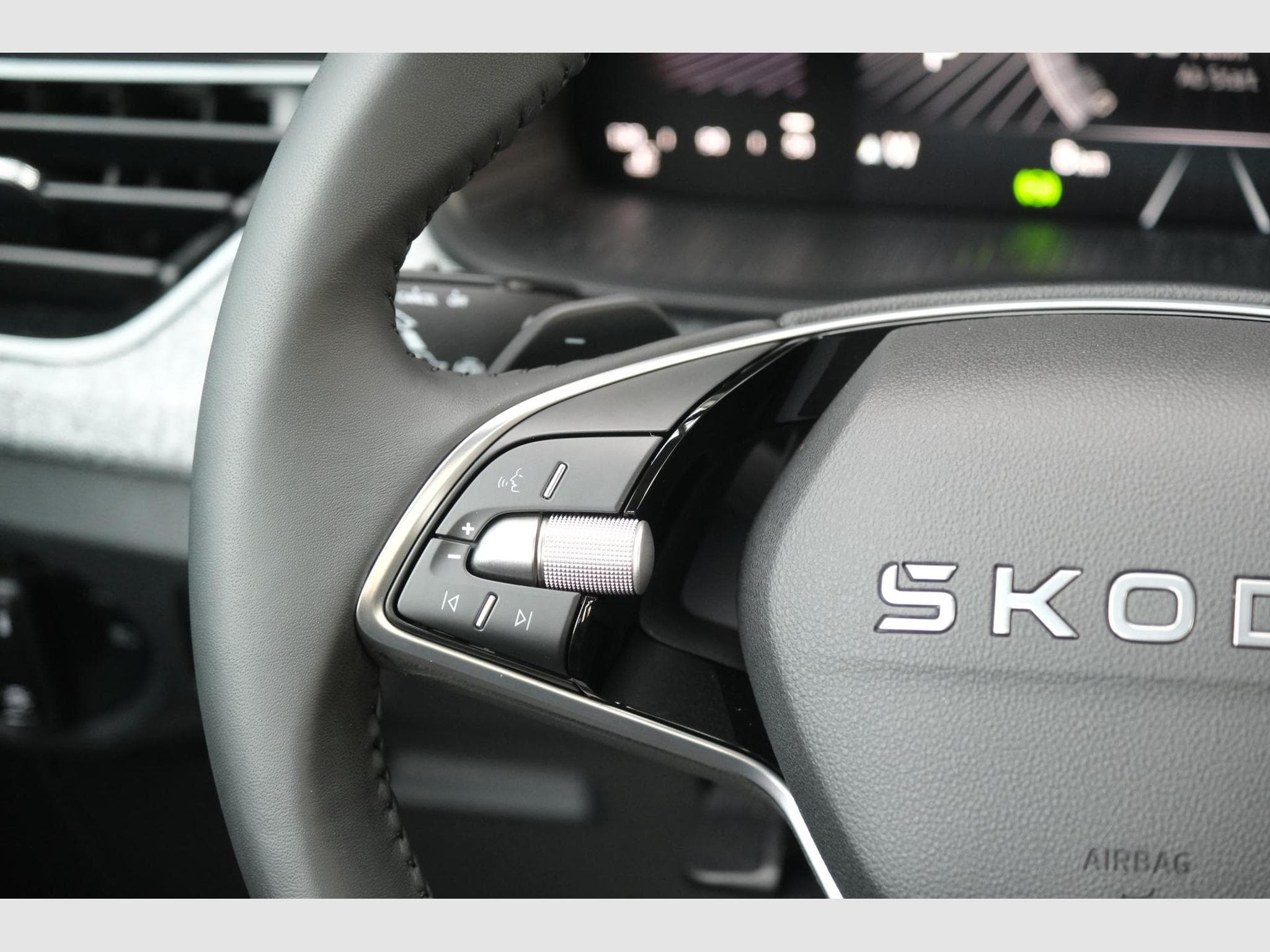 Skoda Kamiq 1.0 TSI DSG (2026) - Photo 25