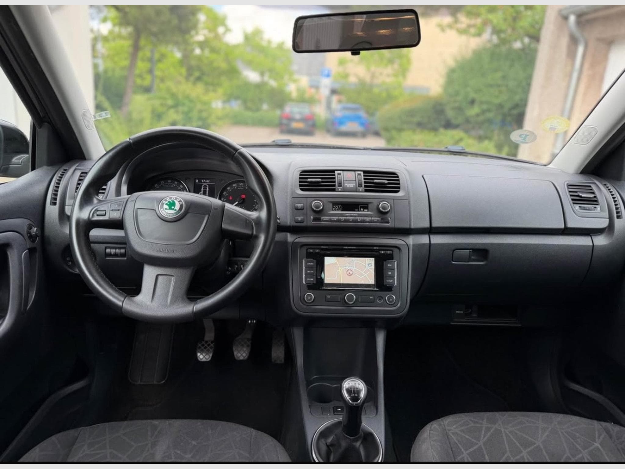 Skoda Fabia 1.6TDI 105 1er main ! (2013) - Photo 5