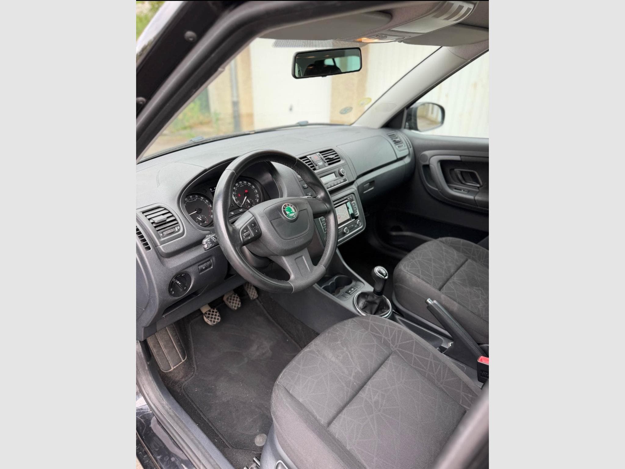 Skoda Fabia 1.6TDI 105 1er main ! (2013) - Photo 6
