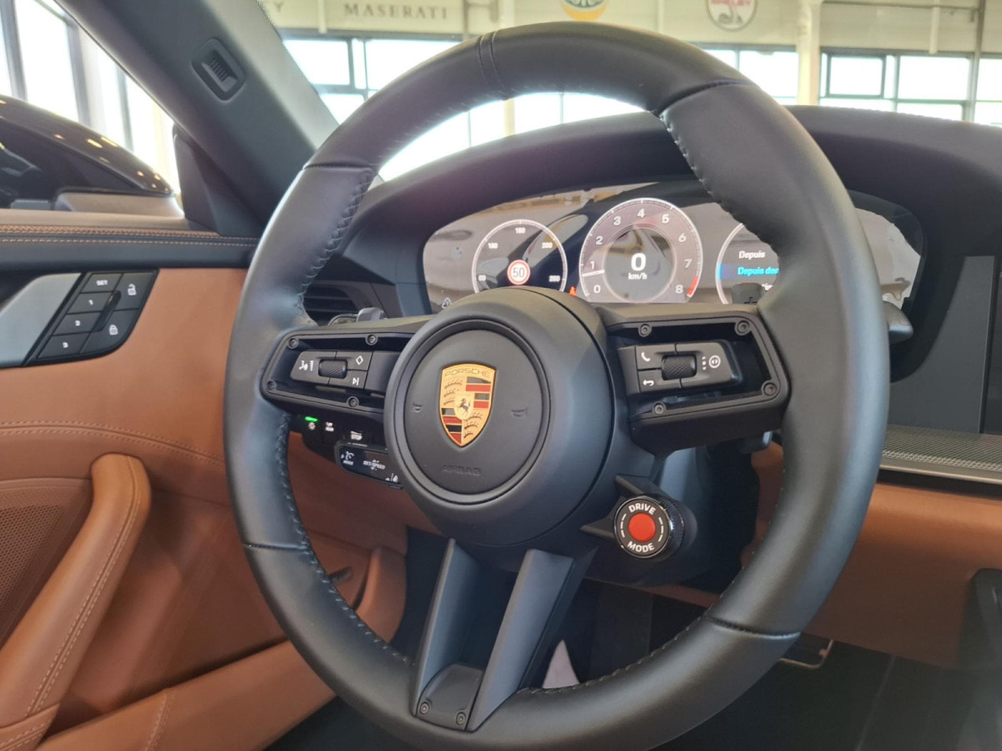 Porsche 911 FACELIFT CARRERA CABRIO PACK CHRONO BOSE CUIR NAVI 1 HAND 36 (2025) - Photo 14