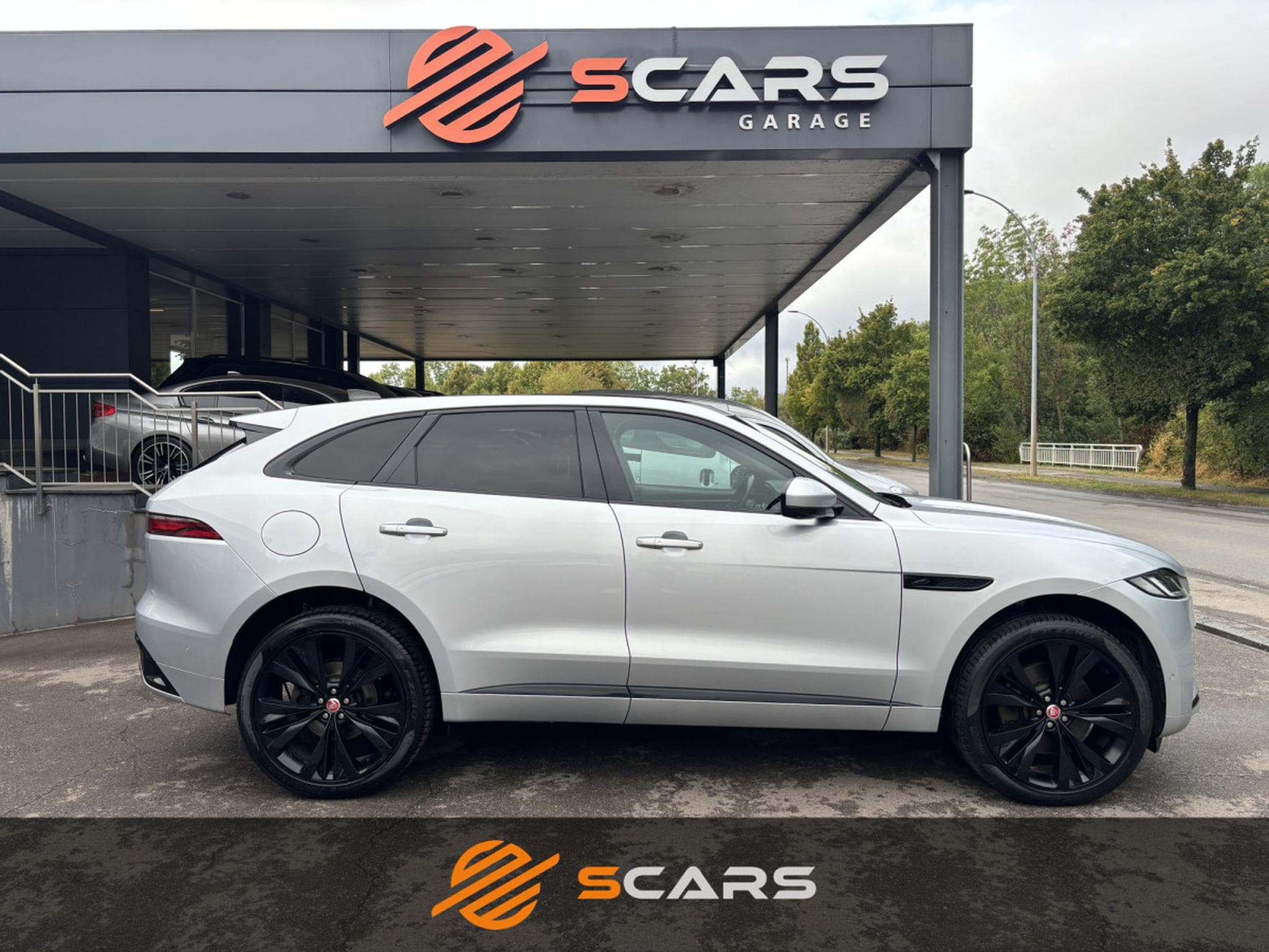 Jaguar F-Pace R DYNAMIC 400CV Pack Black (2021) - Photo 3