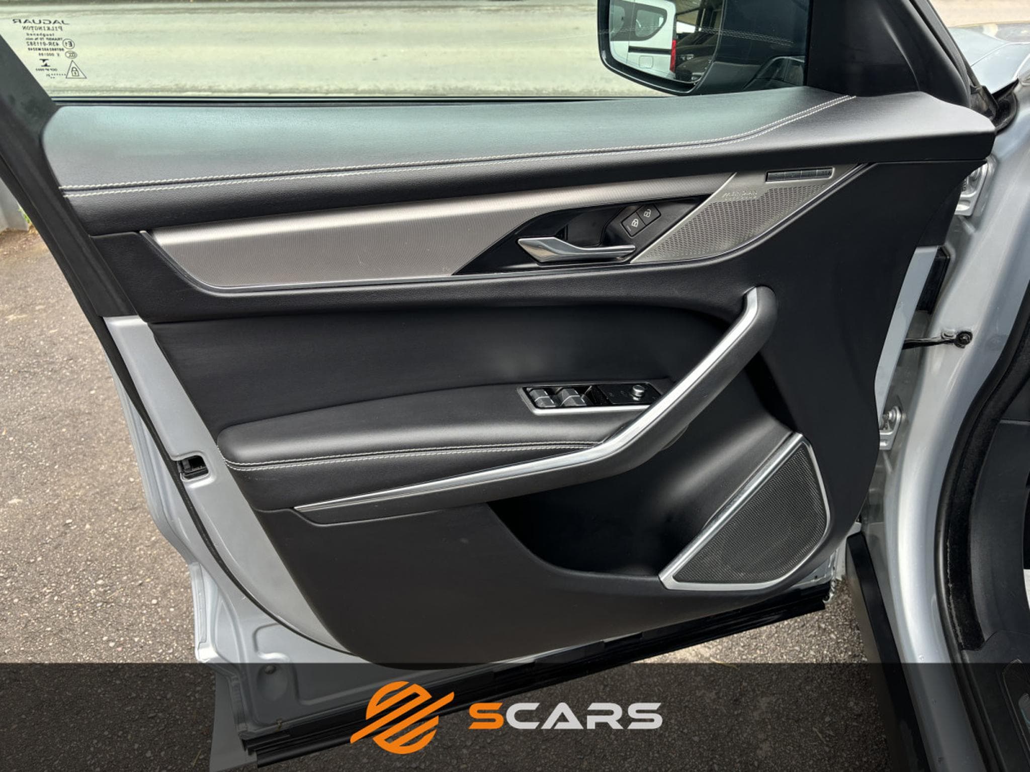 Jaguar F-Pace R DYNAMIC 400CV Pack Black (2021) - Photo 12