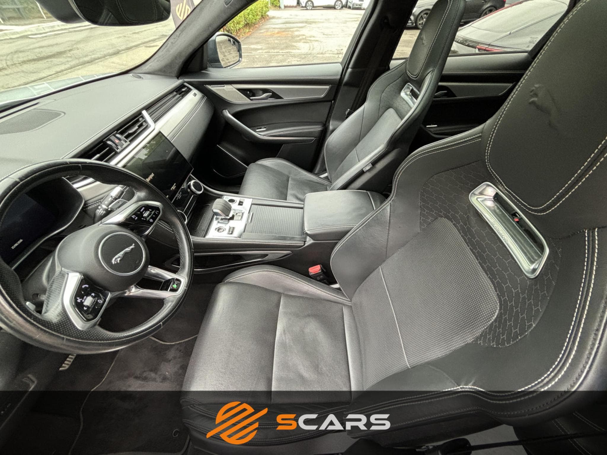 Jaguar F-Pace R DYNAMIC 400CV Pack Black (2021) - Photo 13