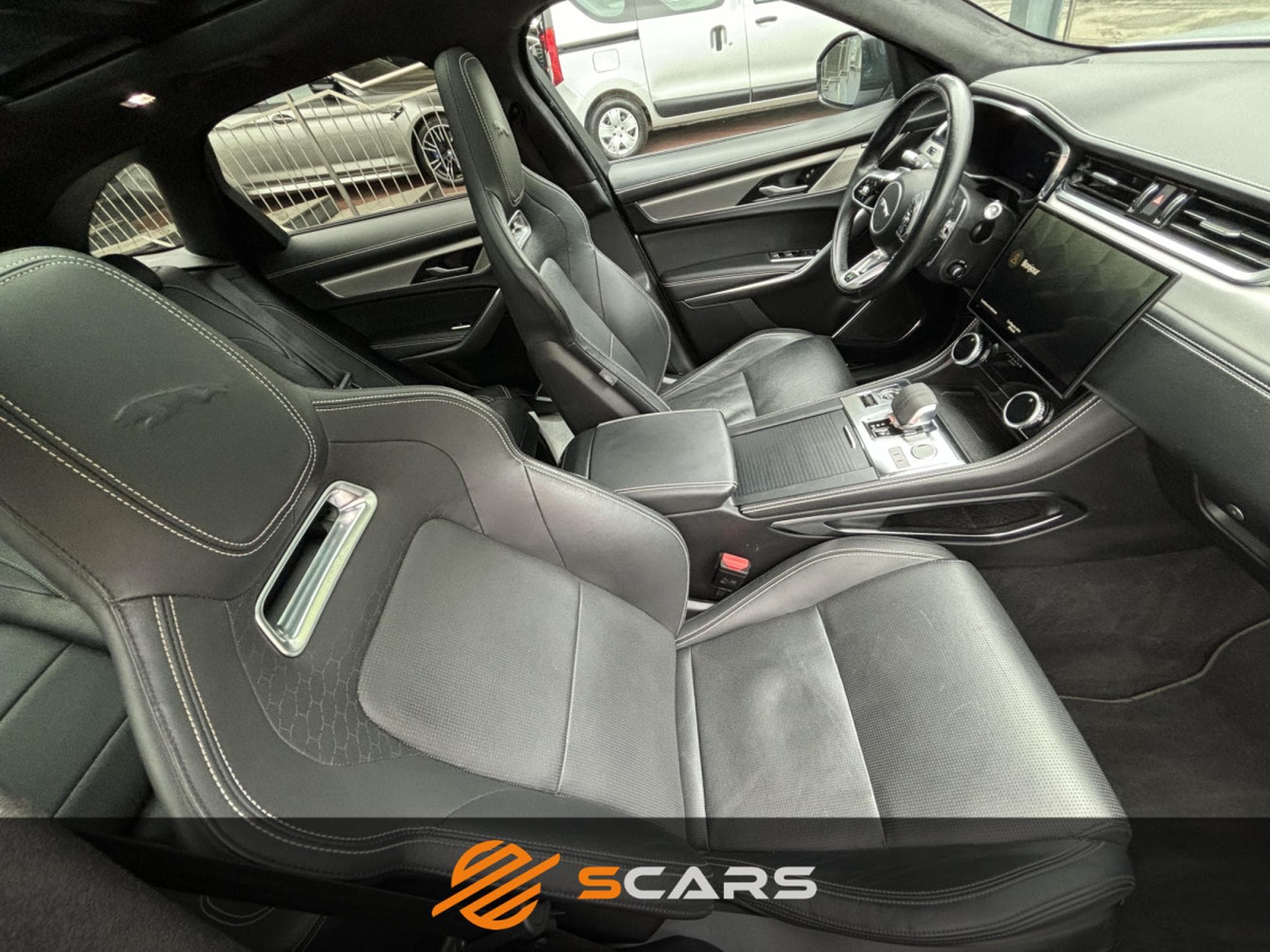 Jaguar F-Pace R DYNAMIC 400CV Pack Black (2021) - Photo 14