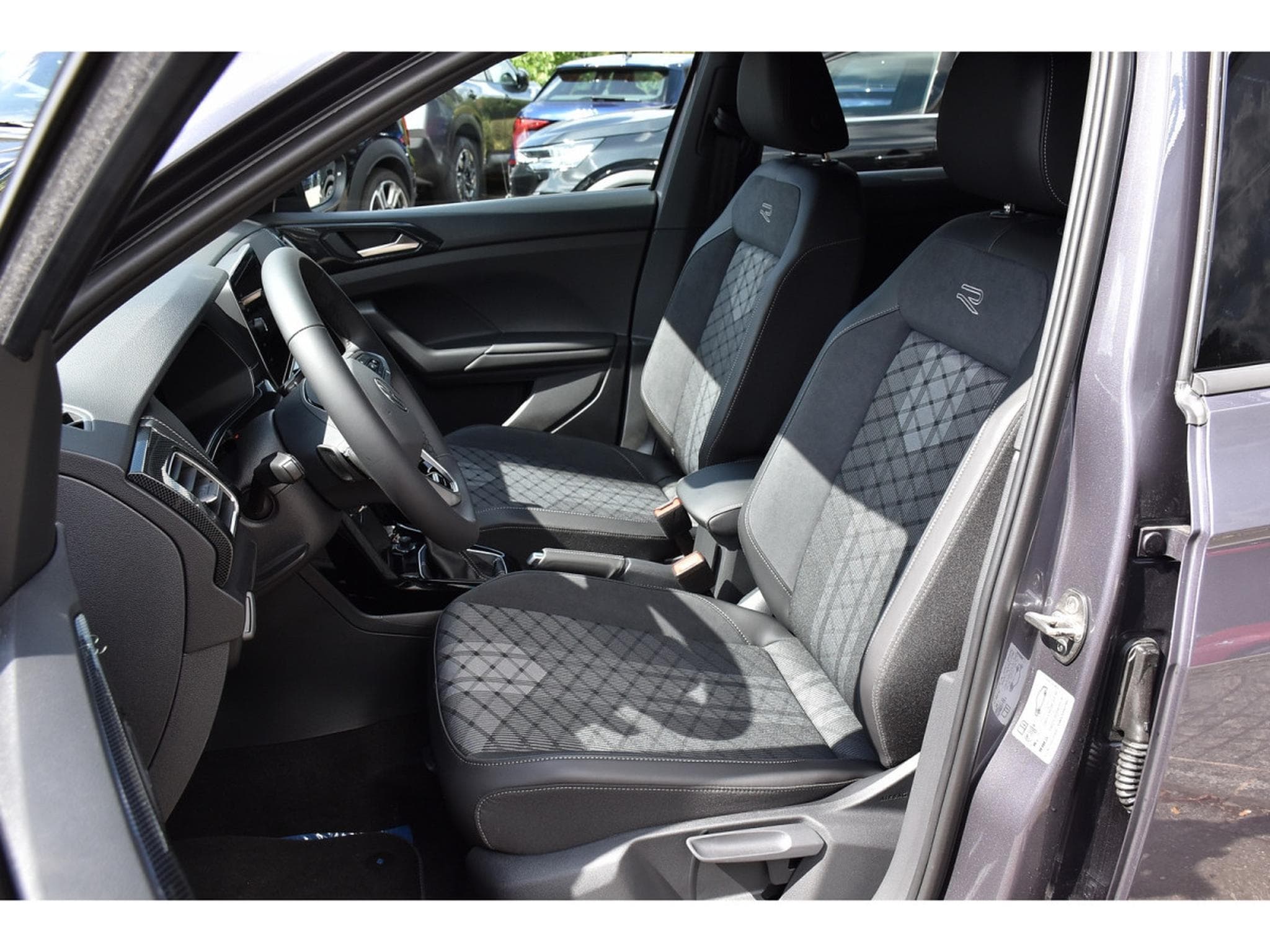 VW T-Cross 1.0 TSI 115 DSG R-Line BLACK STYLE MATRIX CAM KEYLESS NEUF (2026) - Photo 6