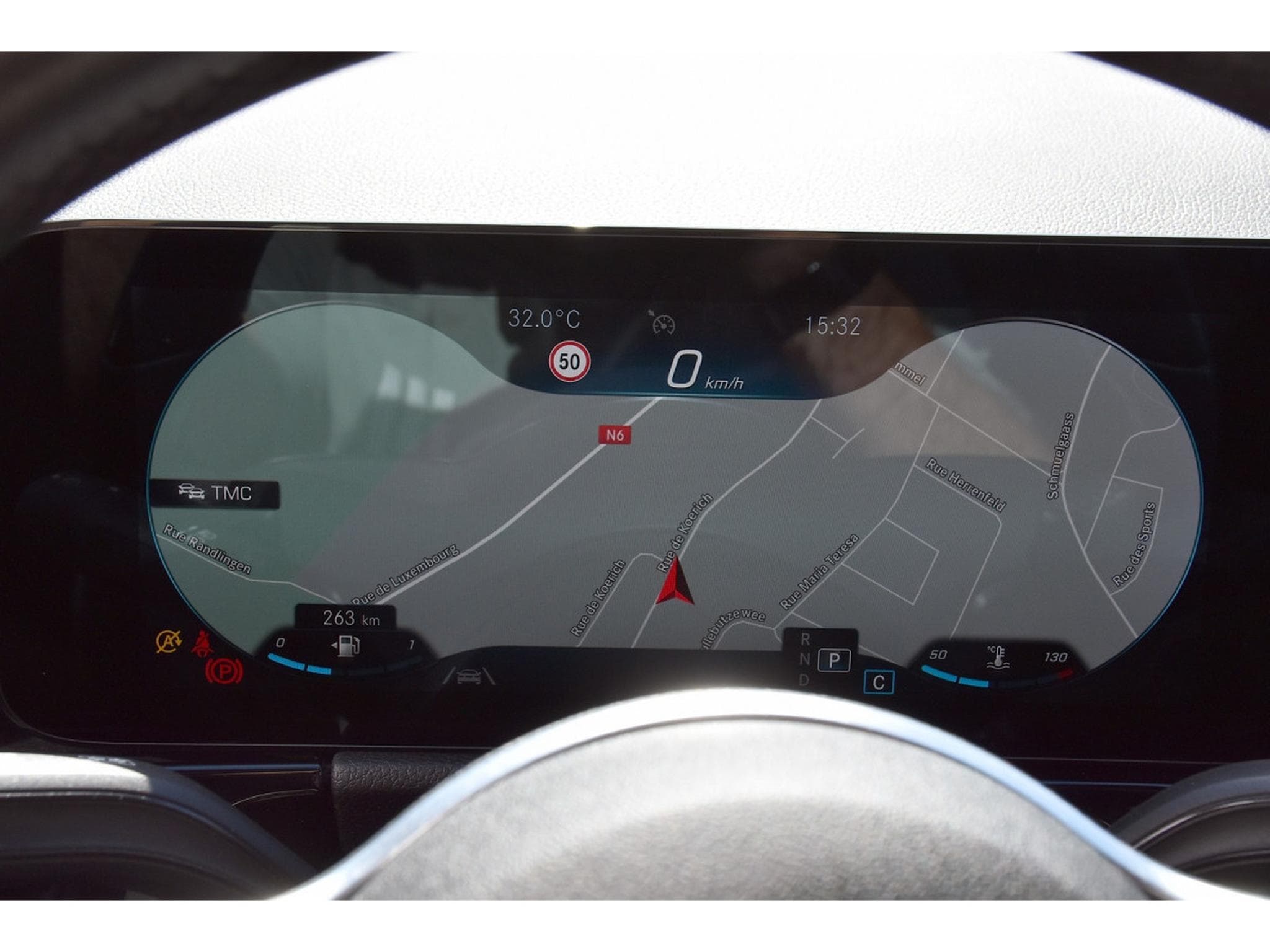 Mercedes GLA 200 Progressive 7G-Tronic PANO GPS CAM LANE (2020) - Photo 17