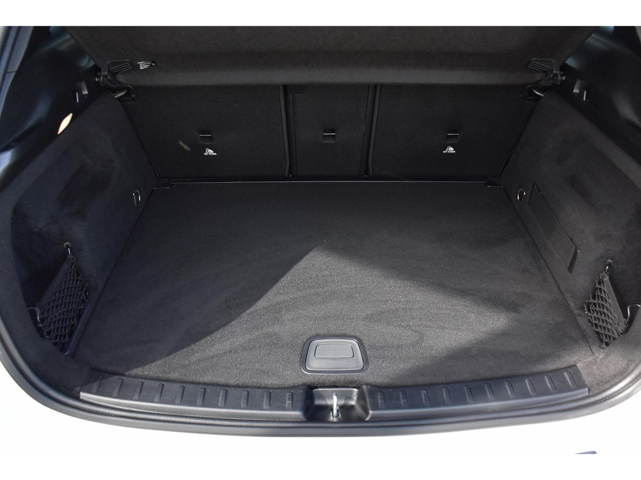 Mercedes GLA 200 Progressive 7G-Tronic PANO GPS CAM LANE (2020) - Photo 23