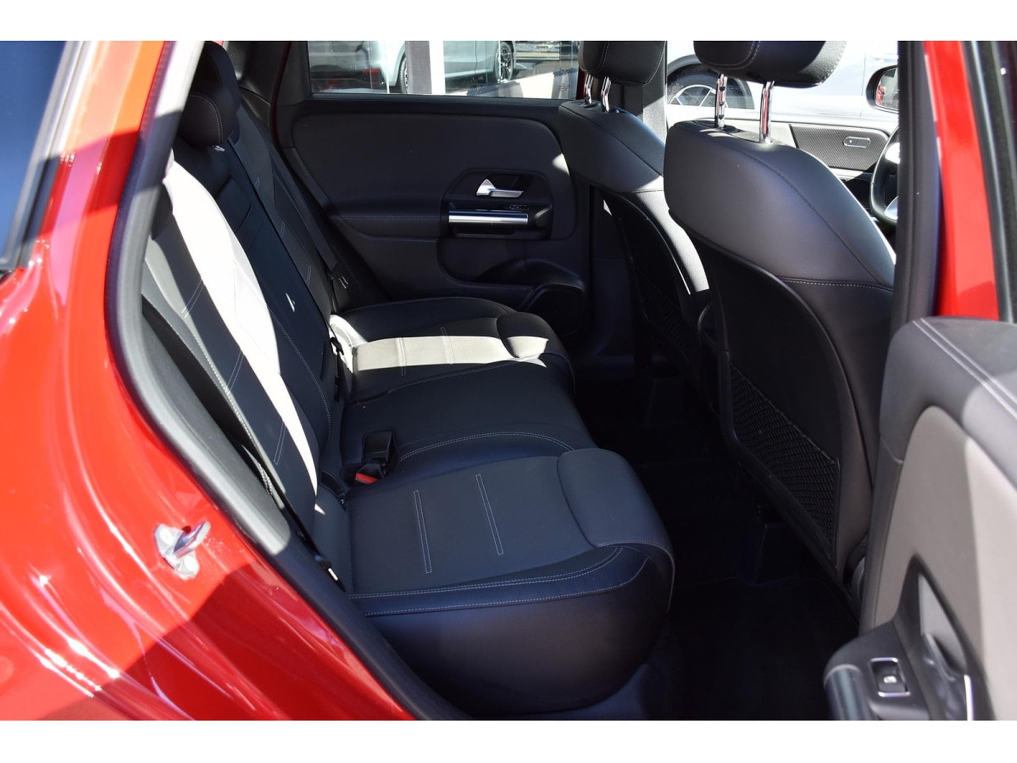 Mercedes B 180 AMG Line 7G-Tronic CUIR GPS LANE CAM CARNET (2020) - Photo 8