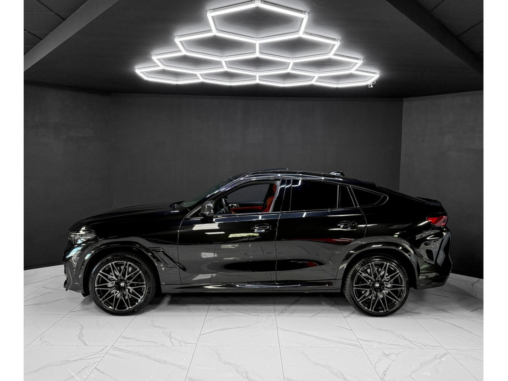 BMW X6M COMPETITION / SOFT CLOSE / HK / 360 / HEAD-UP (2022) - Photo 2