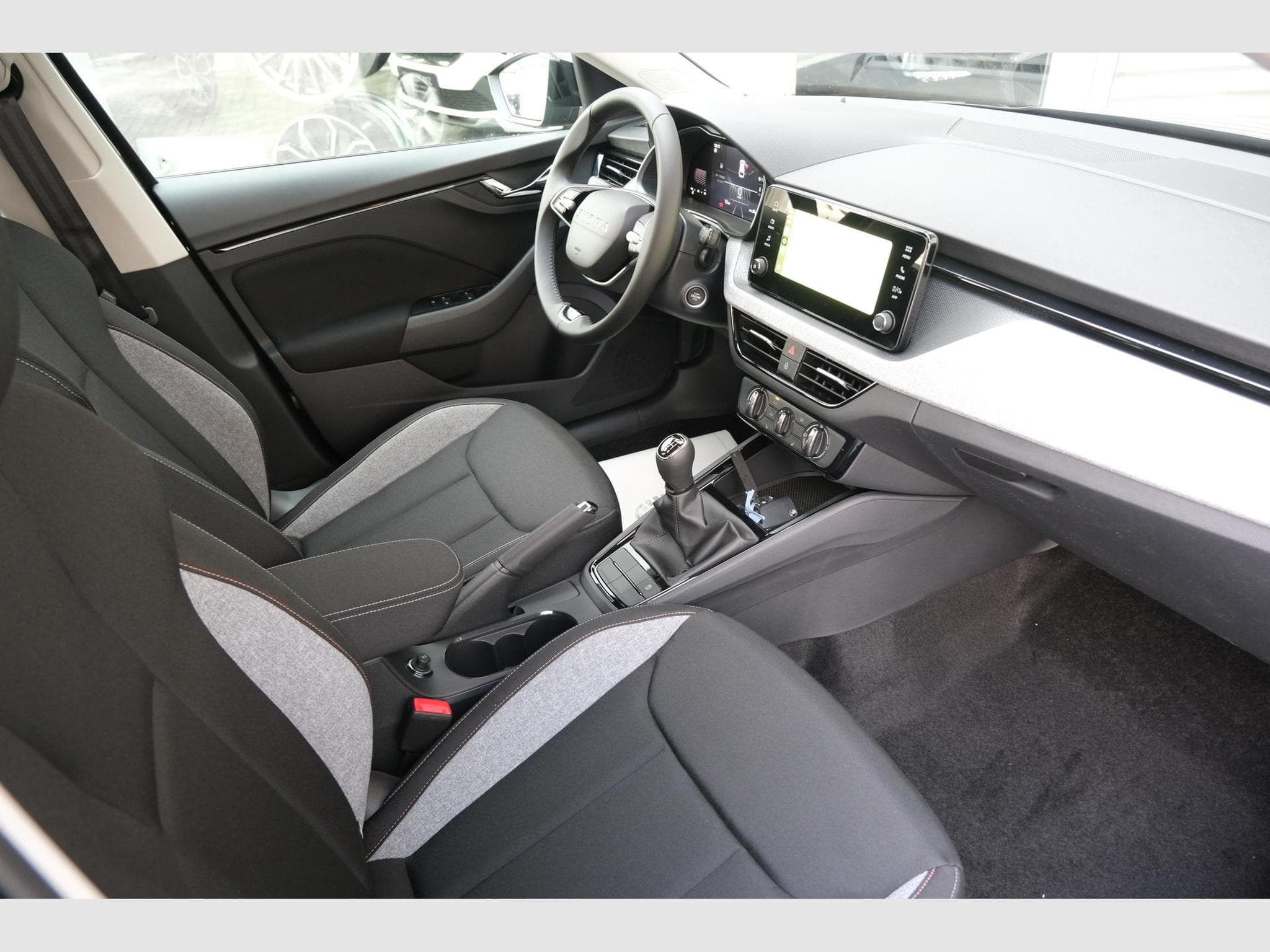 Skoda Scala 1.0 TSI Selection (2025) - Photo 23