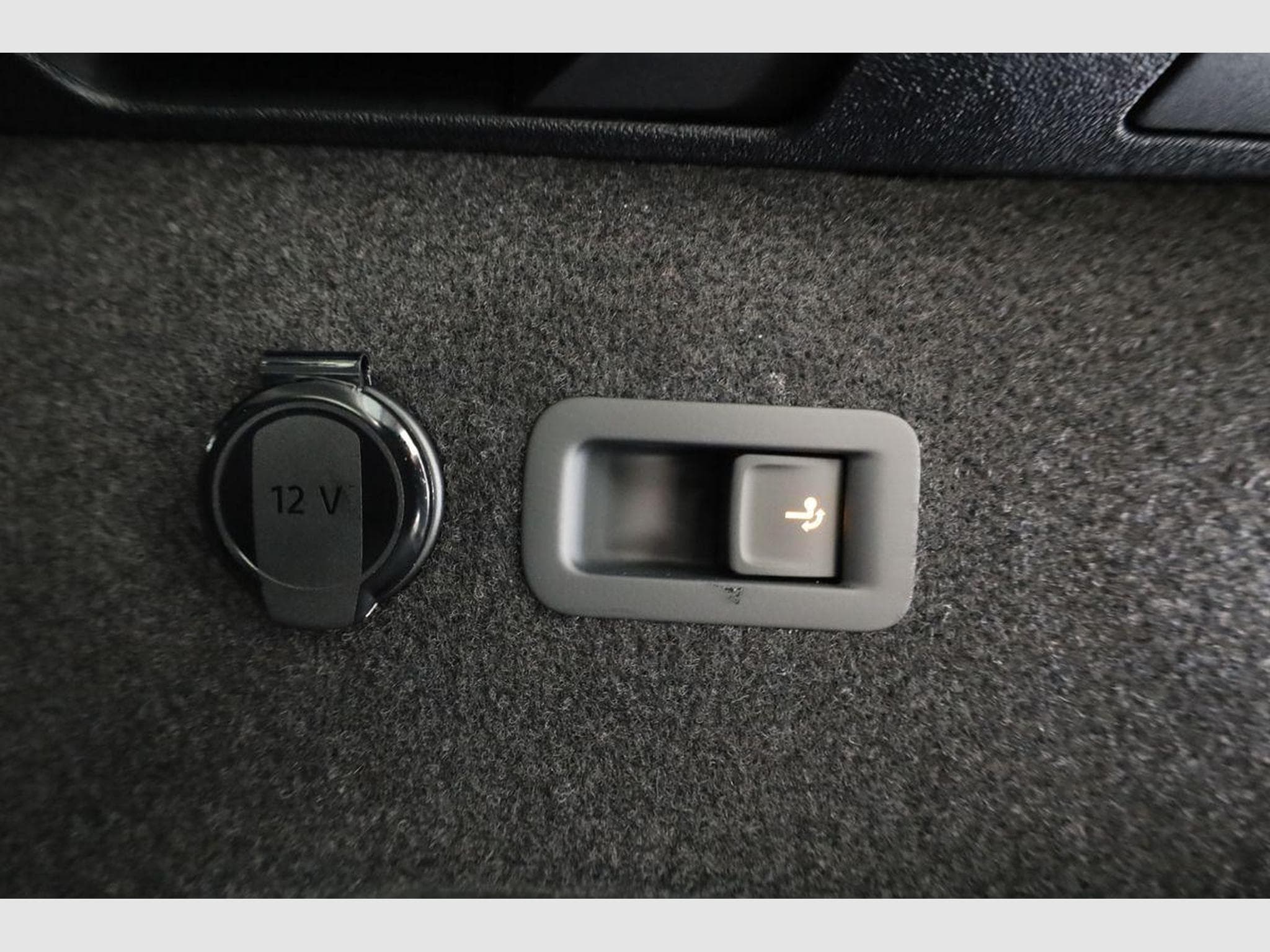 VW Tayron 1.5 TSI eHybrid 150 kW Life (2025) - Photo 14