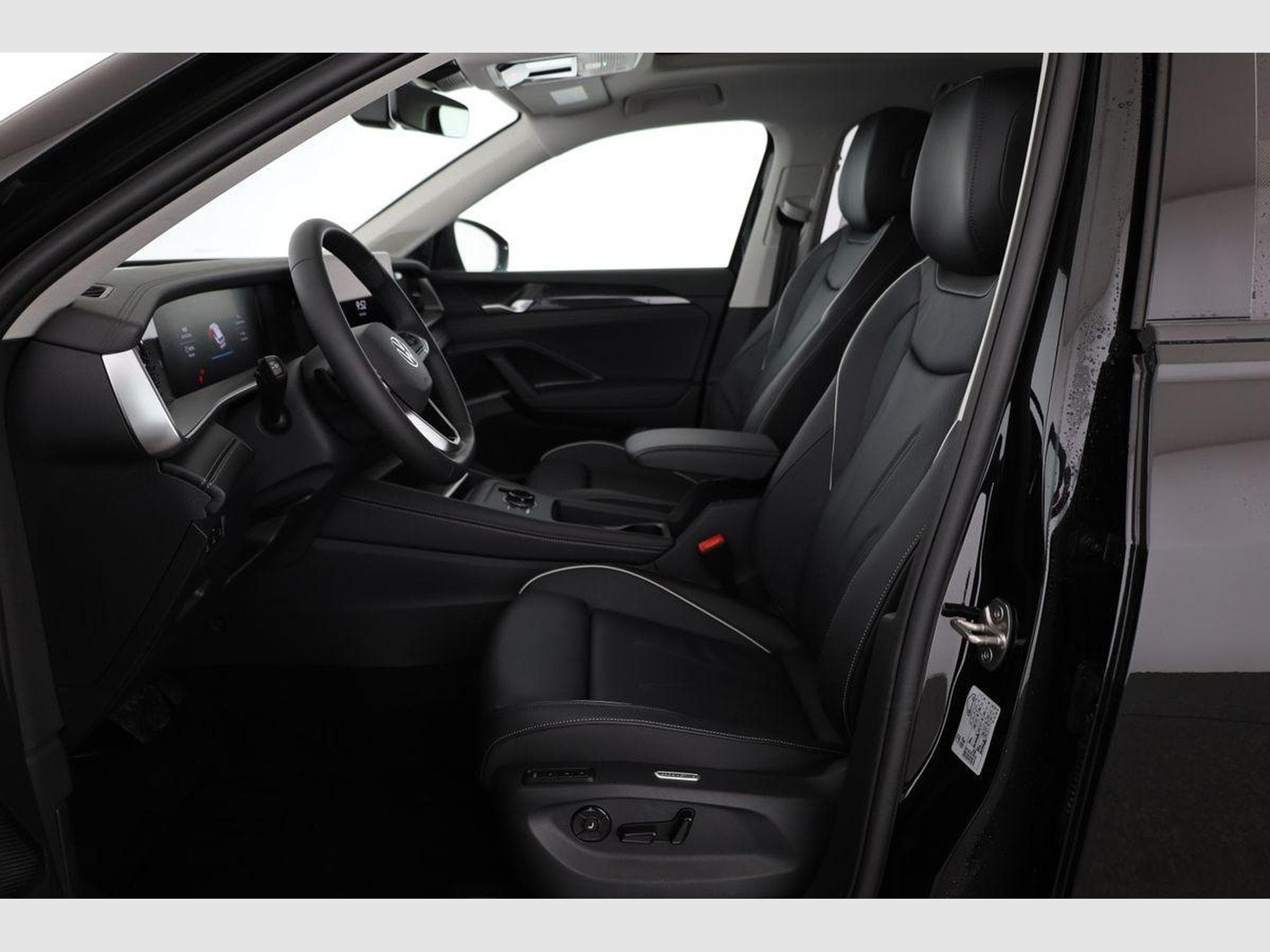 VW Tayron 1.5 TSI eHybrid 150 kW Life (2025) - Photo 9