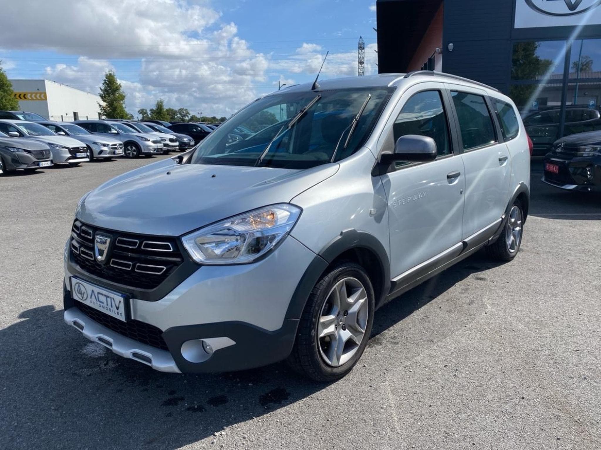 Dacia LODGY 1.3 TCE 130 FAP STEPWAY 7 PLACES (2021) - Foto 1