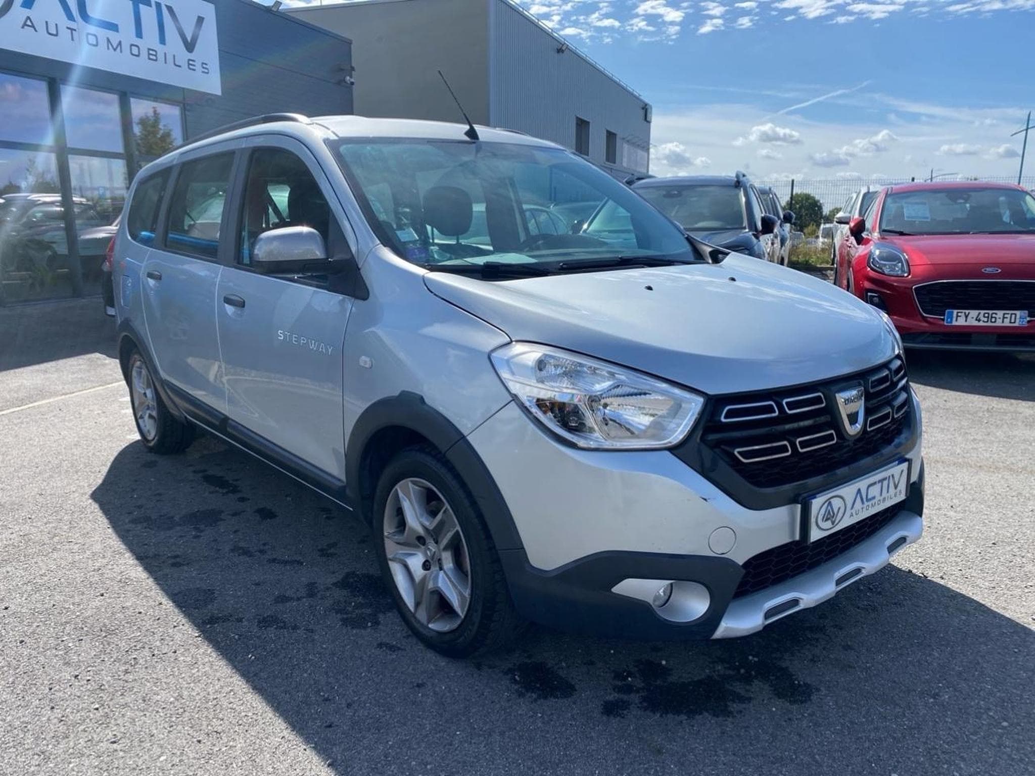 Dacia LODGY 1.3 TCE 130 FAP STEPWAY 7 PLACES (2021) - Foto 3