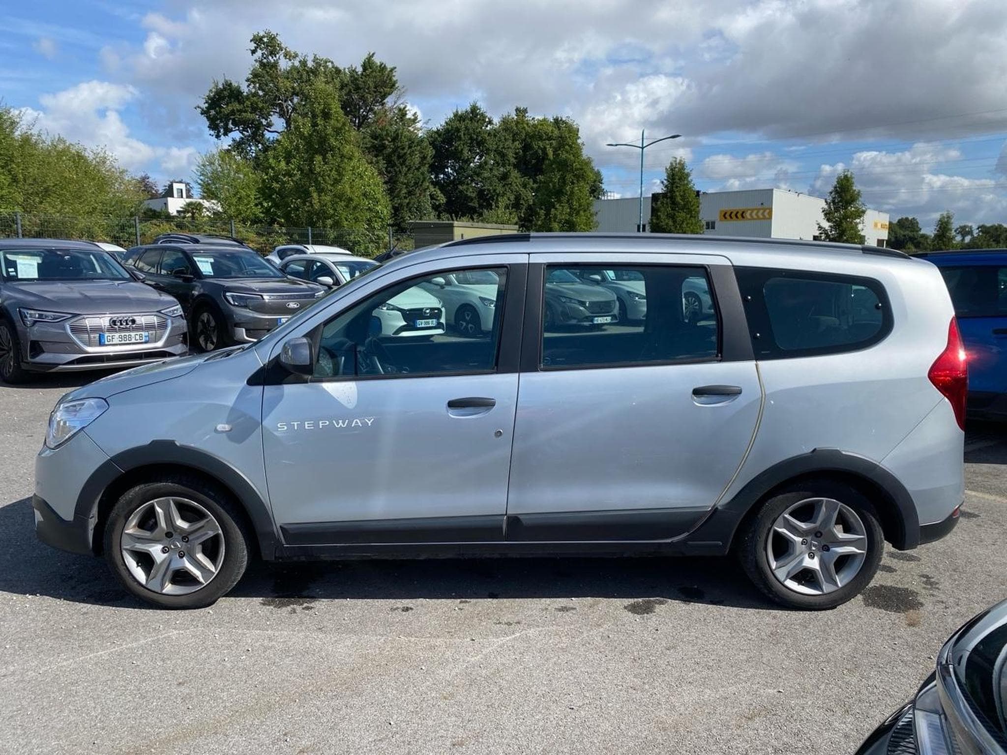 Dacia LODGY 1.3 TCE 130 FAP STEPWAY 7 PLACES (2021) - Foto 8