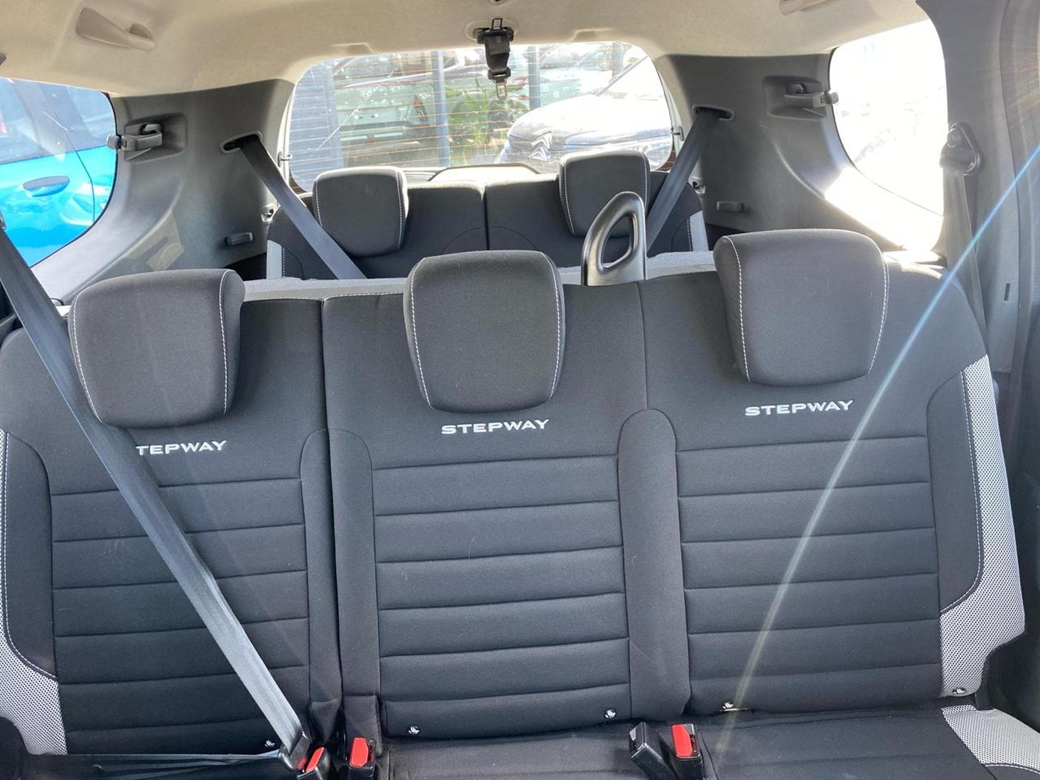 Dacia LODGY 1.3 TCE 130 FAP STEPWAY 7 PLACES (2021) - Foto 16
