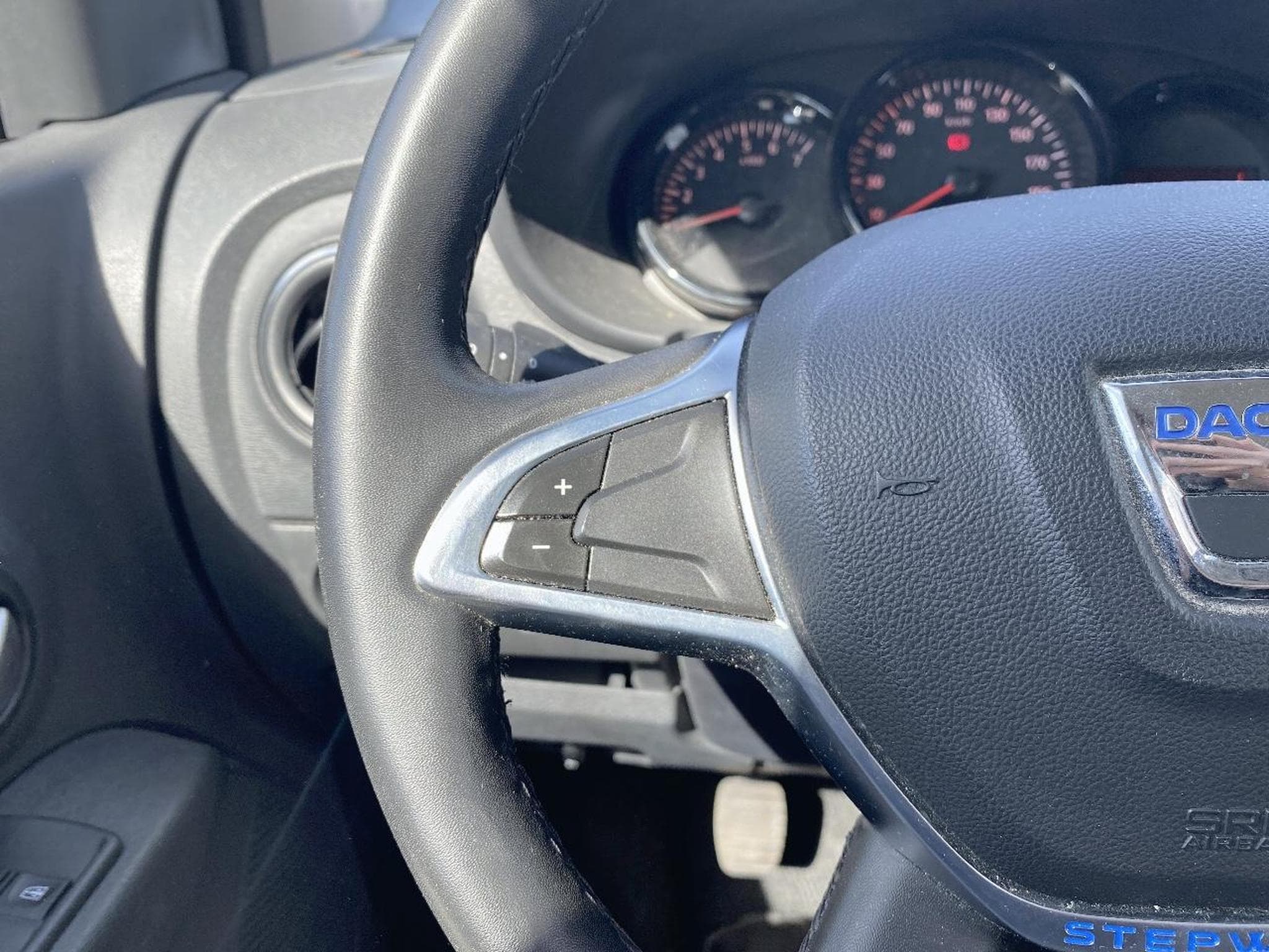 Dacia LODGY 1.3 TCE 130 FAP STEPWAY 7 PLACES (2021) - Foto 19