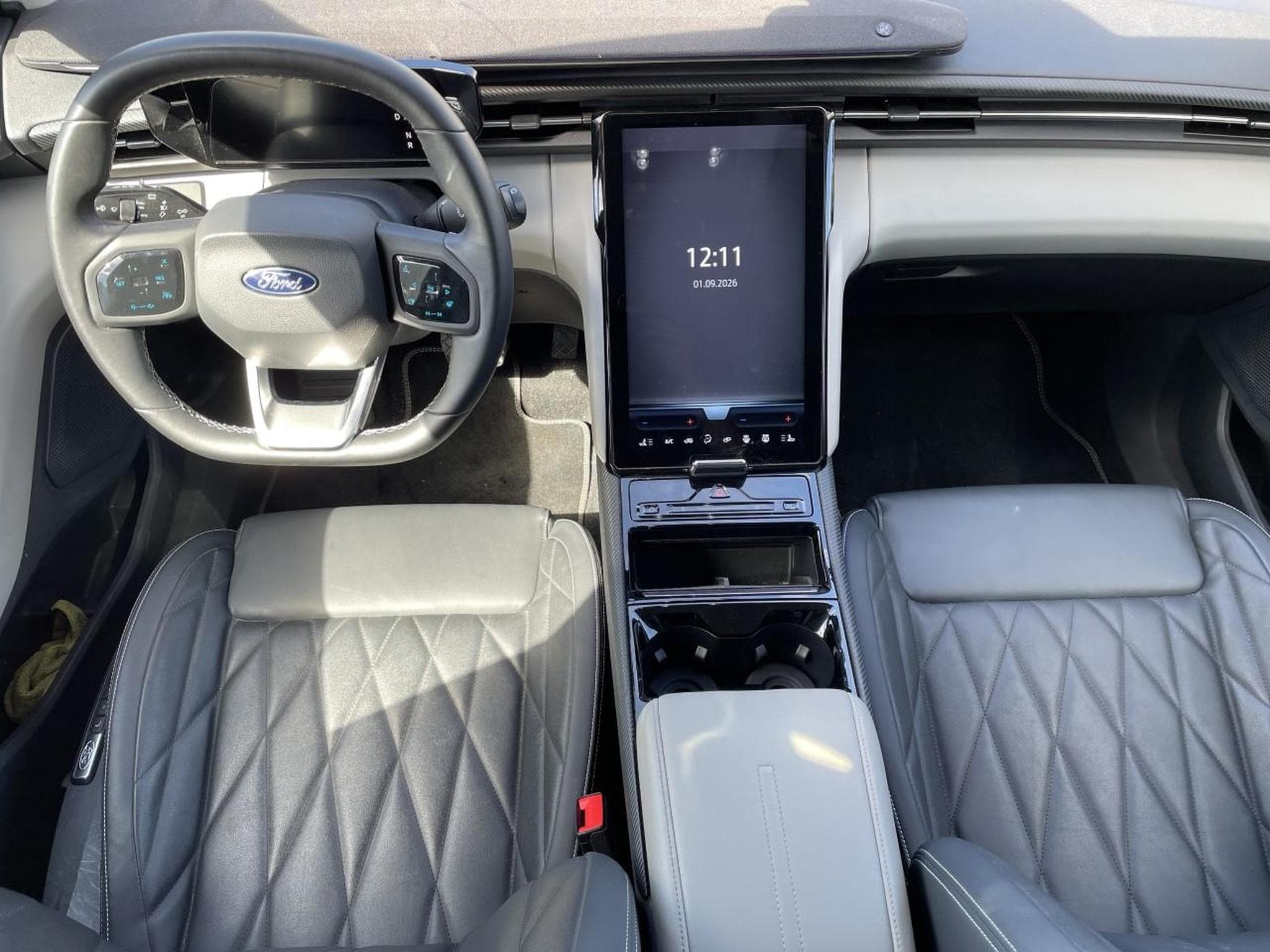 Ford EXPLORER 170 STANDARD RANGE 77KWH PACK PREMIUM RWD (2025) - Foto 9