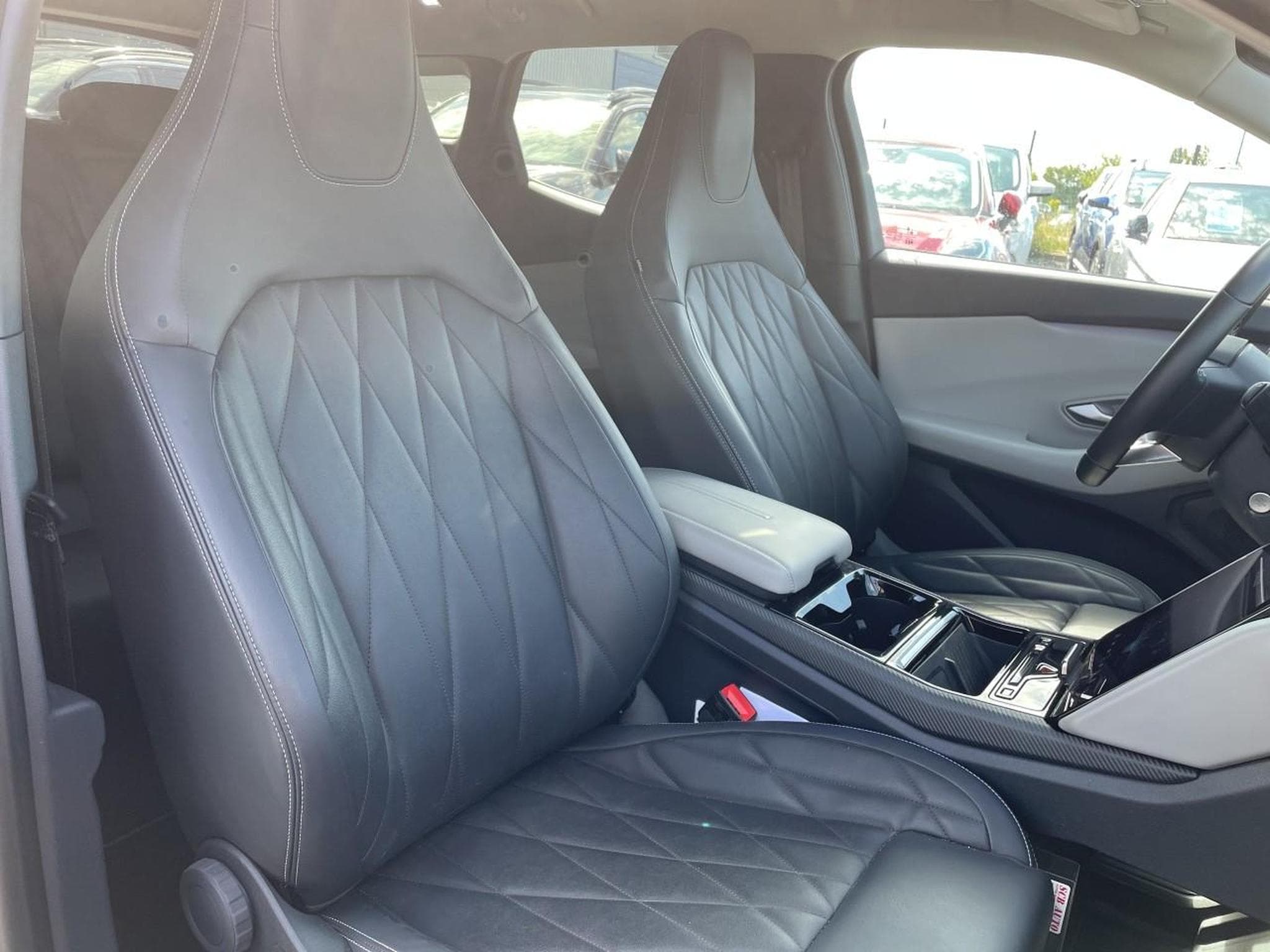 Ford EXPLORER 170 STANDARD RANGE 77KWH PACK PREMIUM RWD (2025) - Foto 14