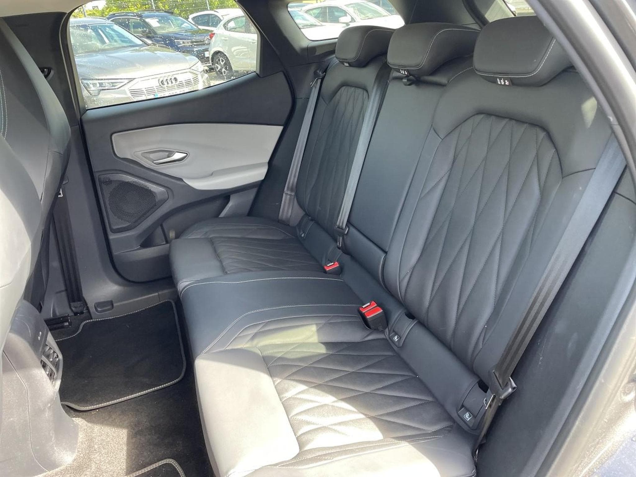 Ford EXPLORER 170 STANDARD RANGE 77KWH PACK PREMIUM RWD (2025) - Foto 16
