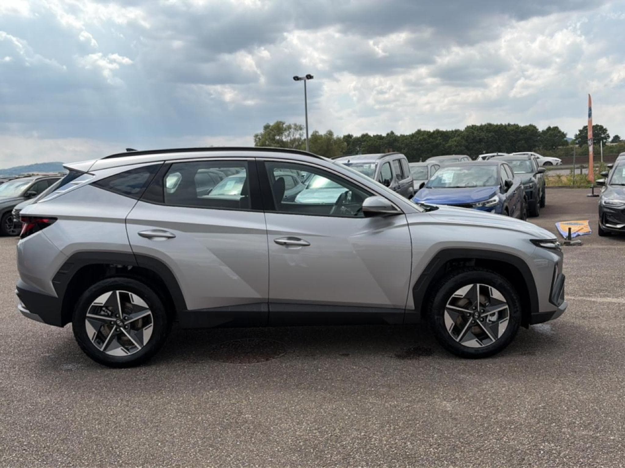 Hyundai TUCSON 1.6 T-GDI 239 HYBRID CREATIVE (2026) - Foto 4